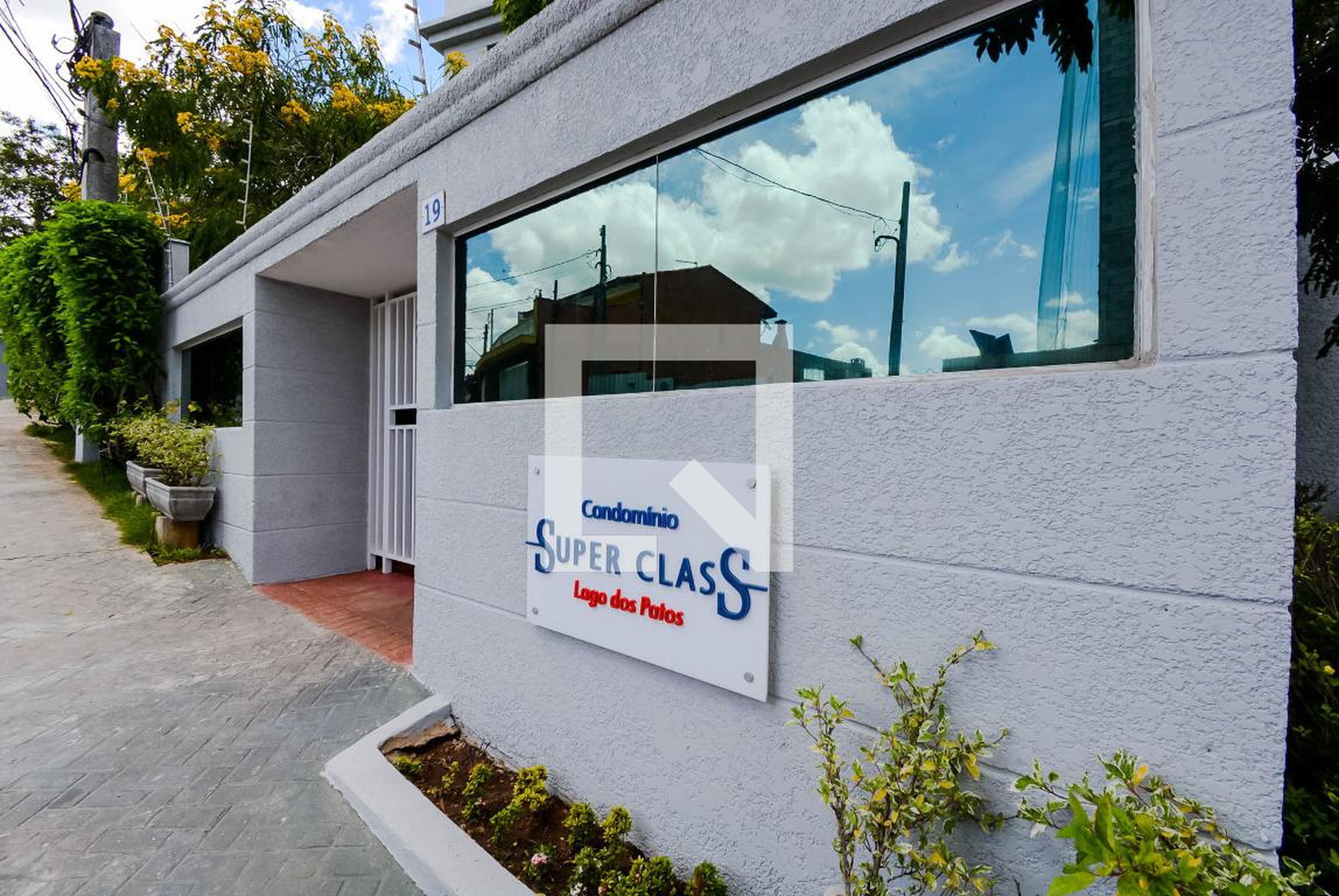 Fachada do Condominio Condomínio Super Class Lago dos Patos