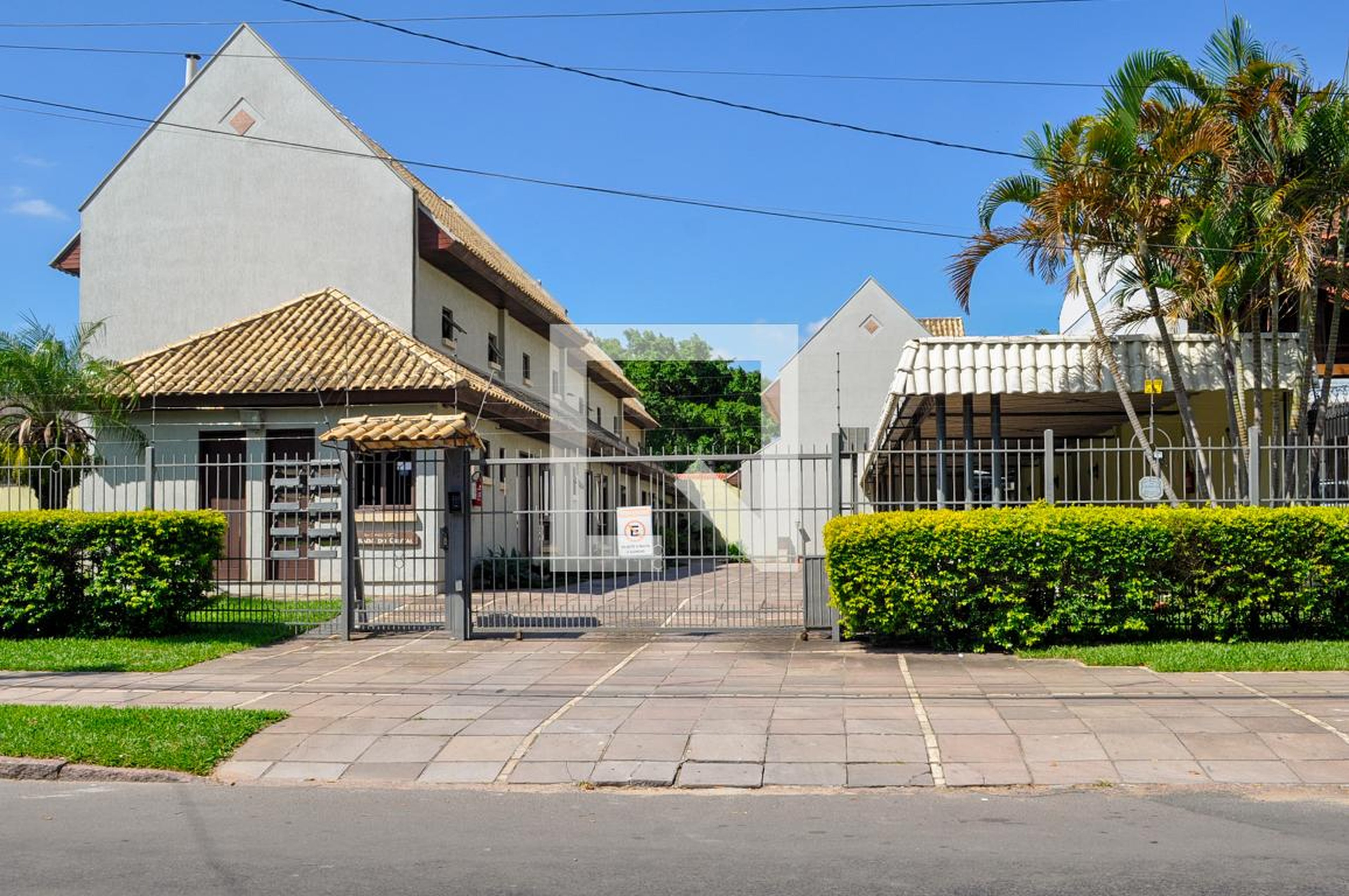Fachada Condomínio em Rua Camaquã, 206