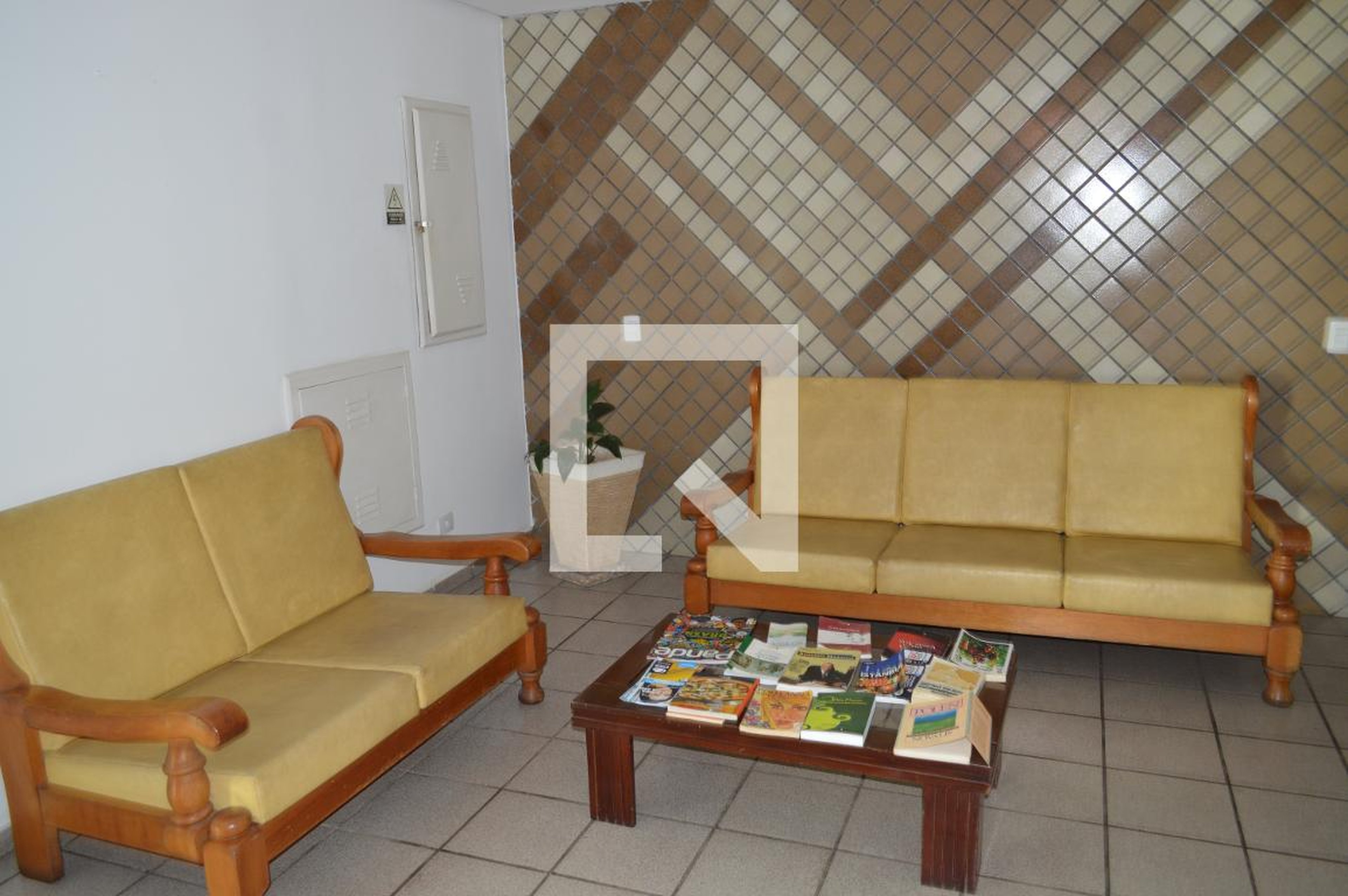 Hall - null