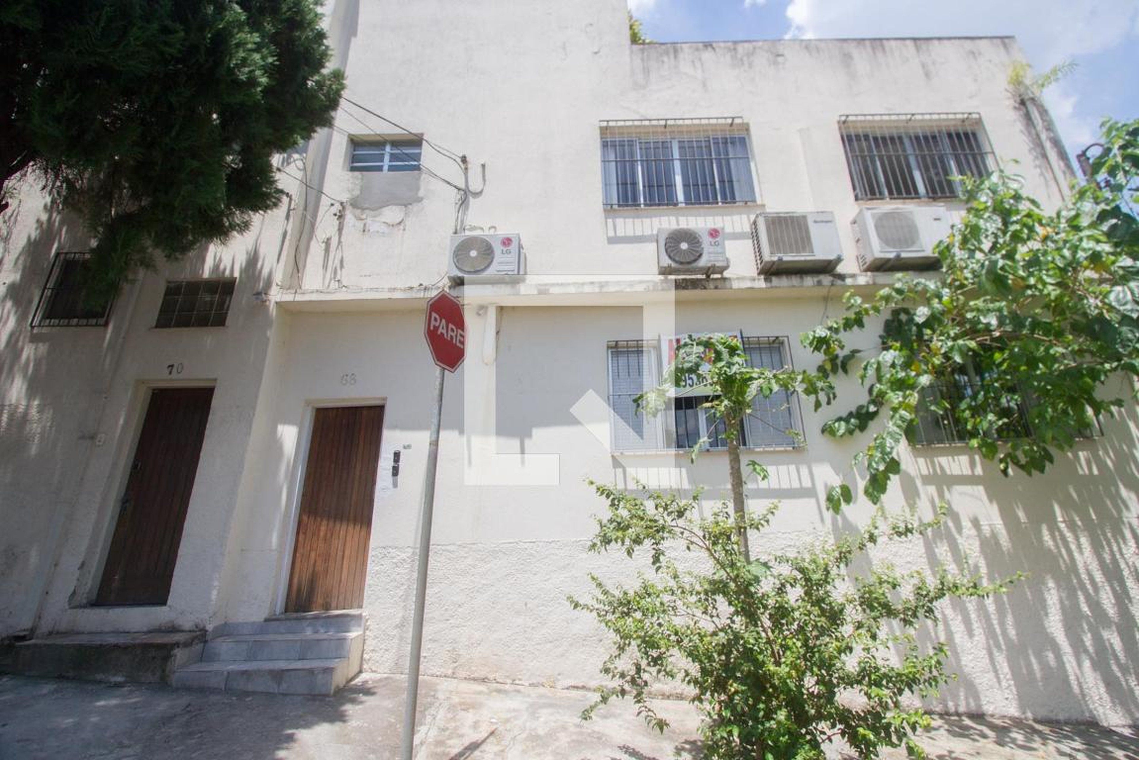 Fachada Condomínio em Rua Emboabas, 68