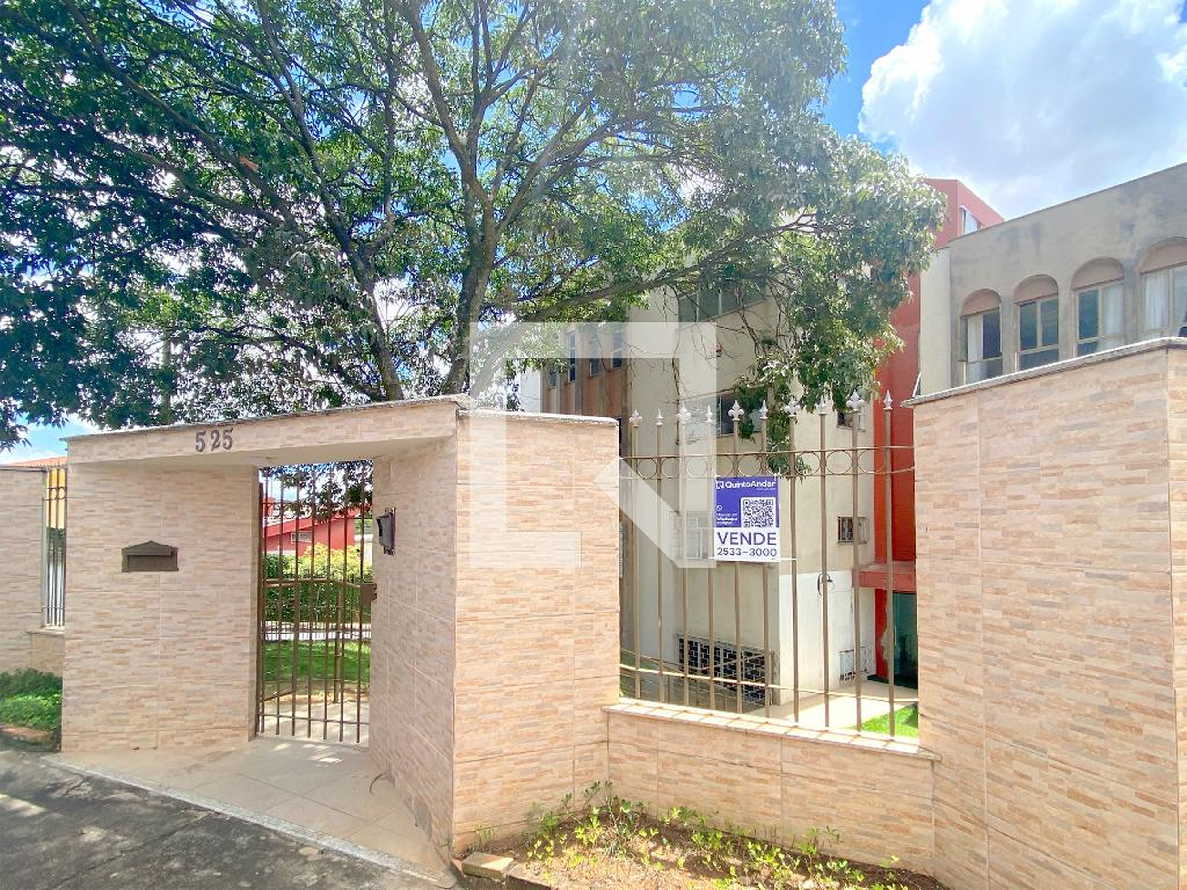 Fachada Condomínio em Rua dos Violinos, 525