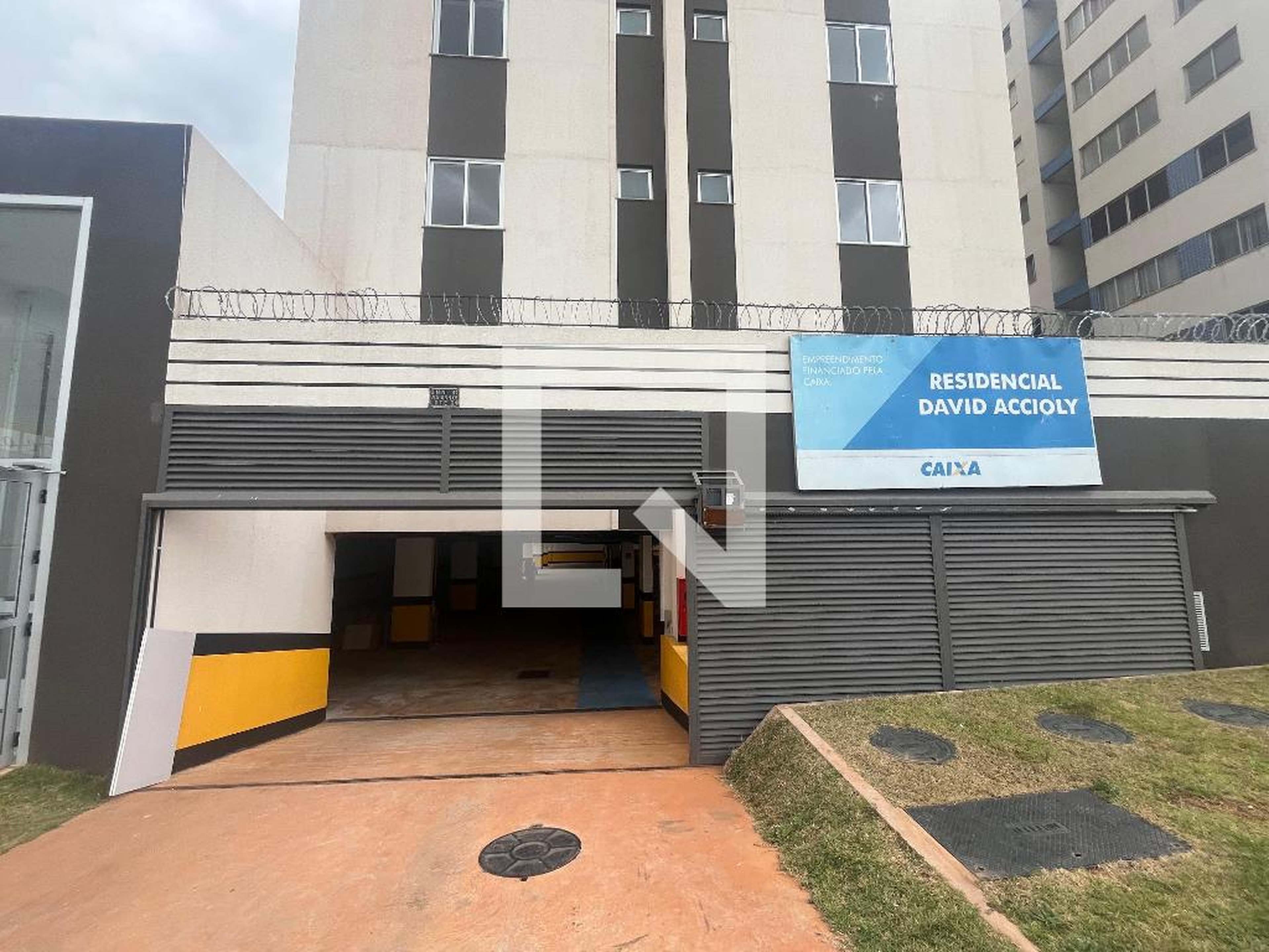 Fachada Condomínio em Quadra Qnm, 11