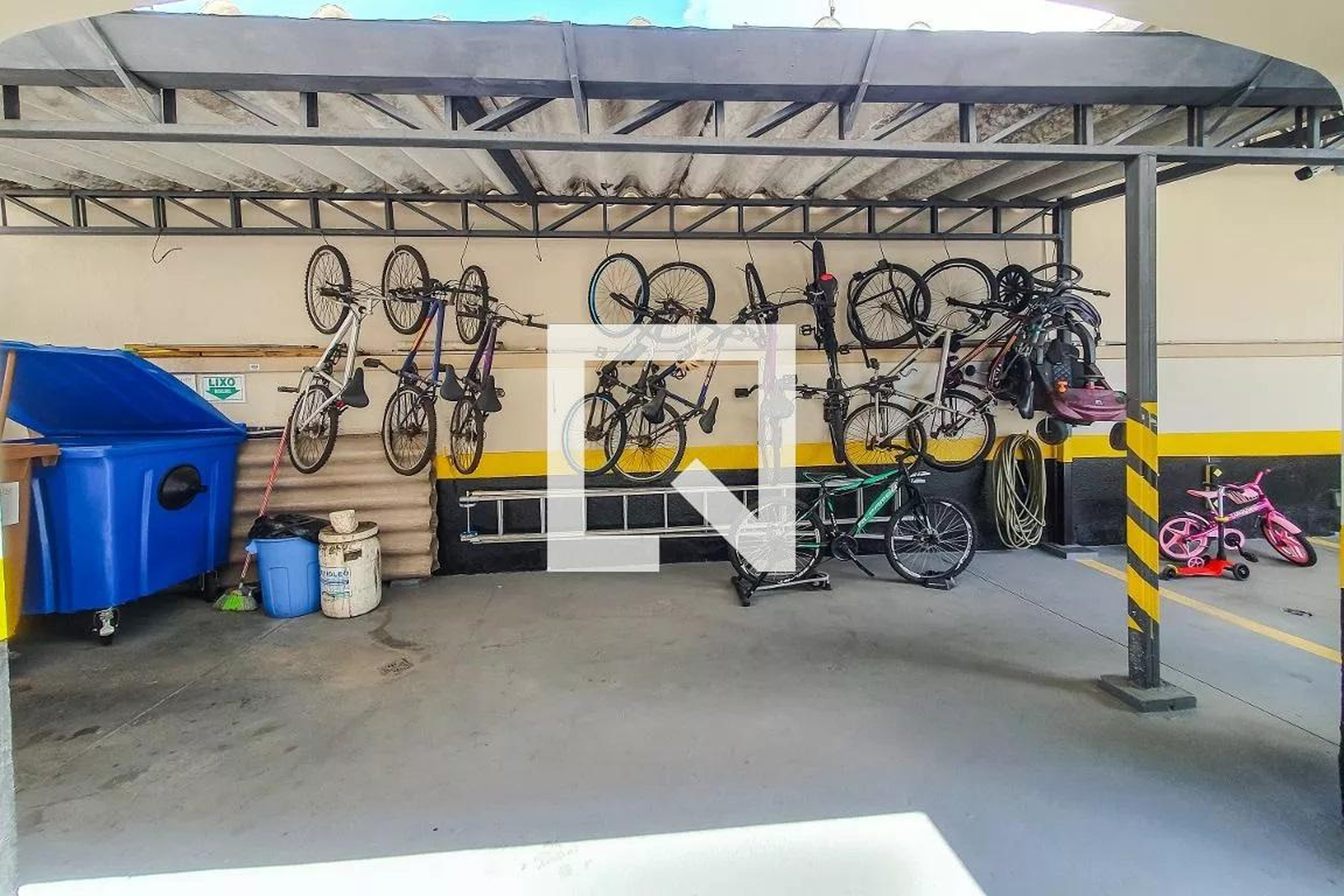 Bicicletário - Maison Saint Etienne