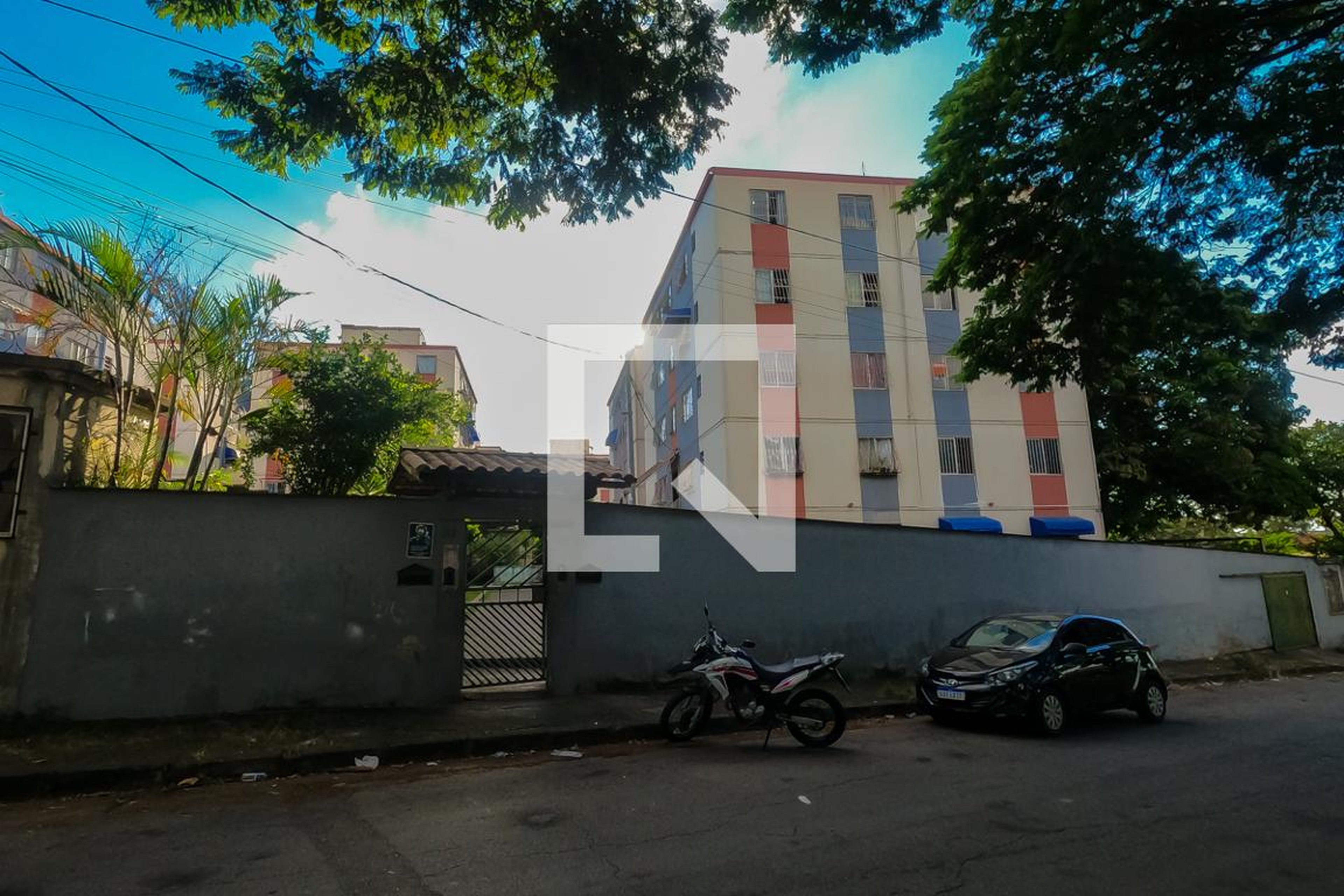 Fachada Condomínio em Rua Azurita, 49