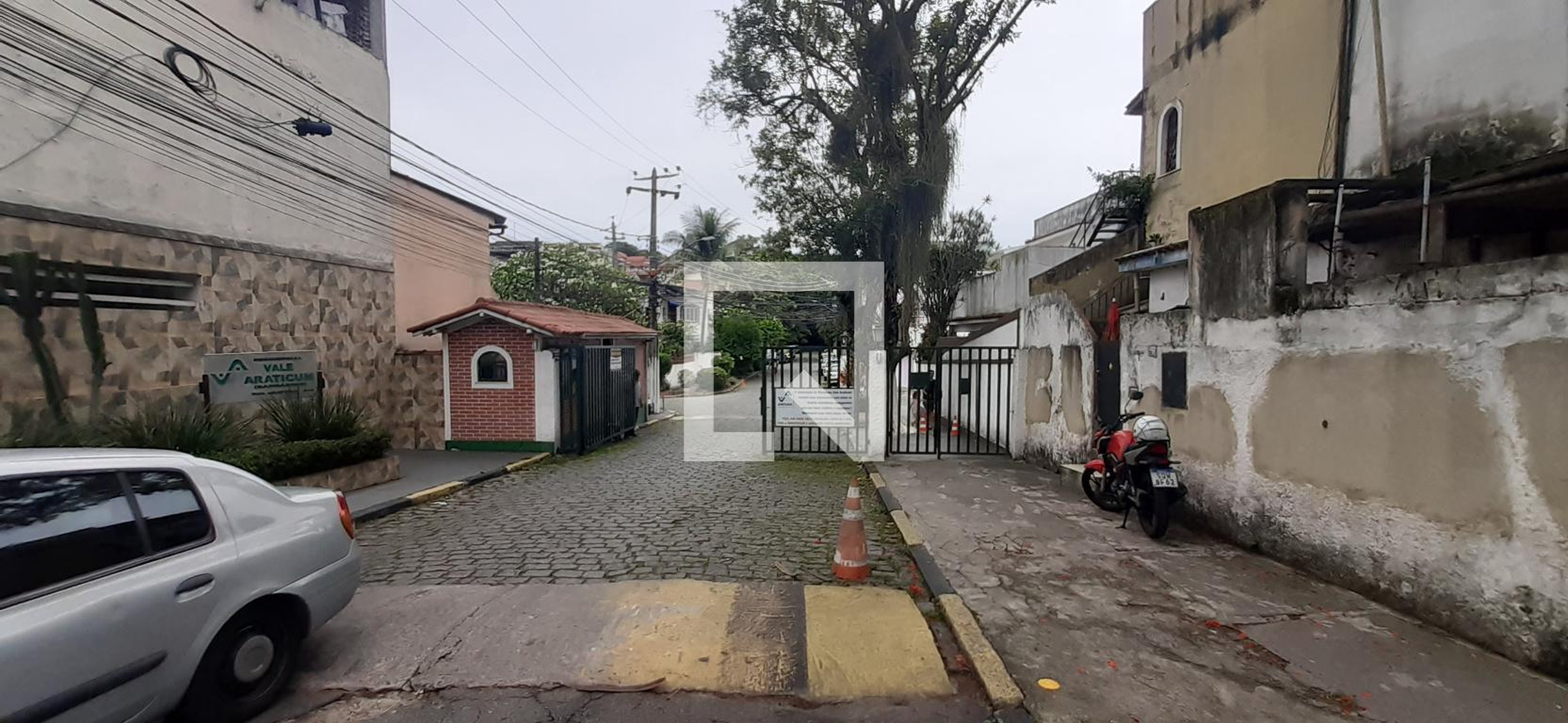 Fachada Condomínio em Rua Cruz de Malta, 100