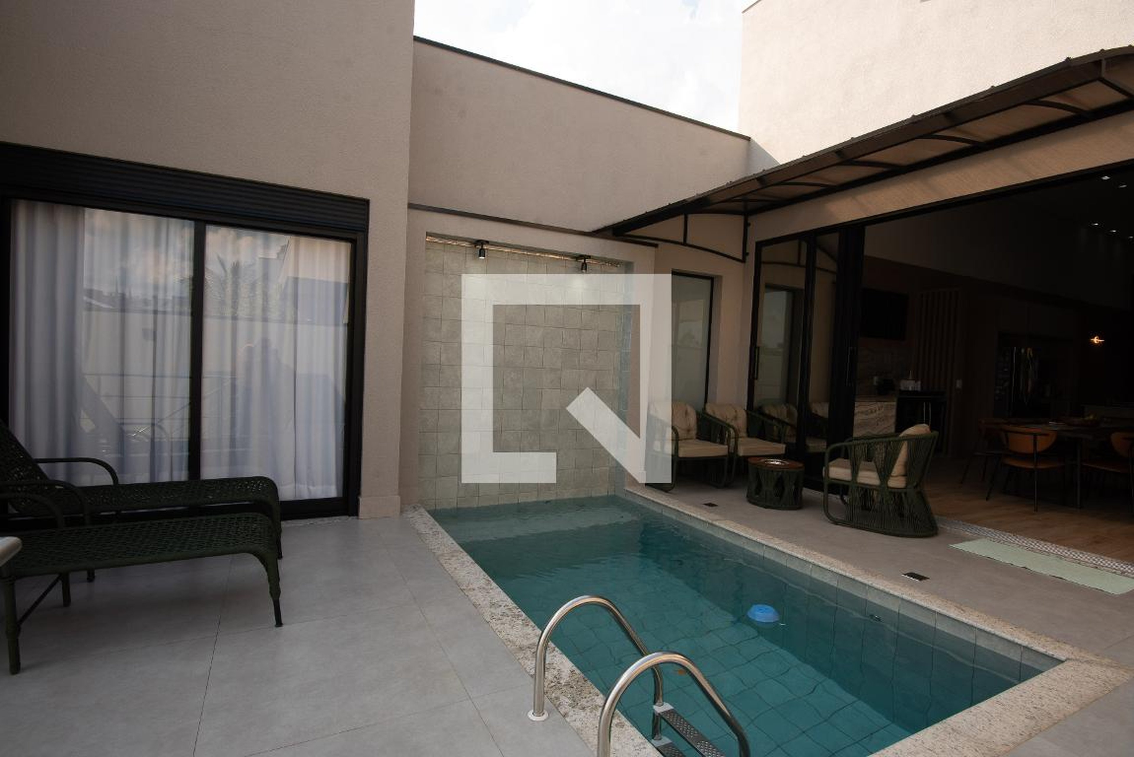 Piscina Residencial St. Moritz