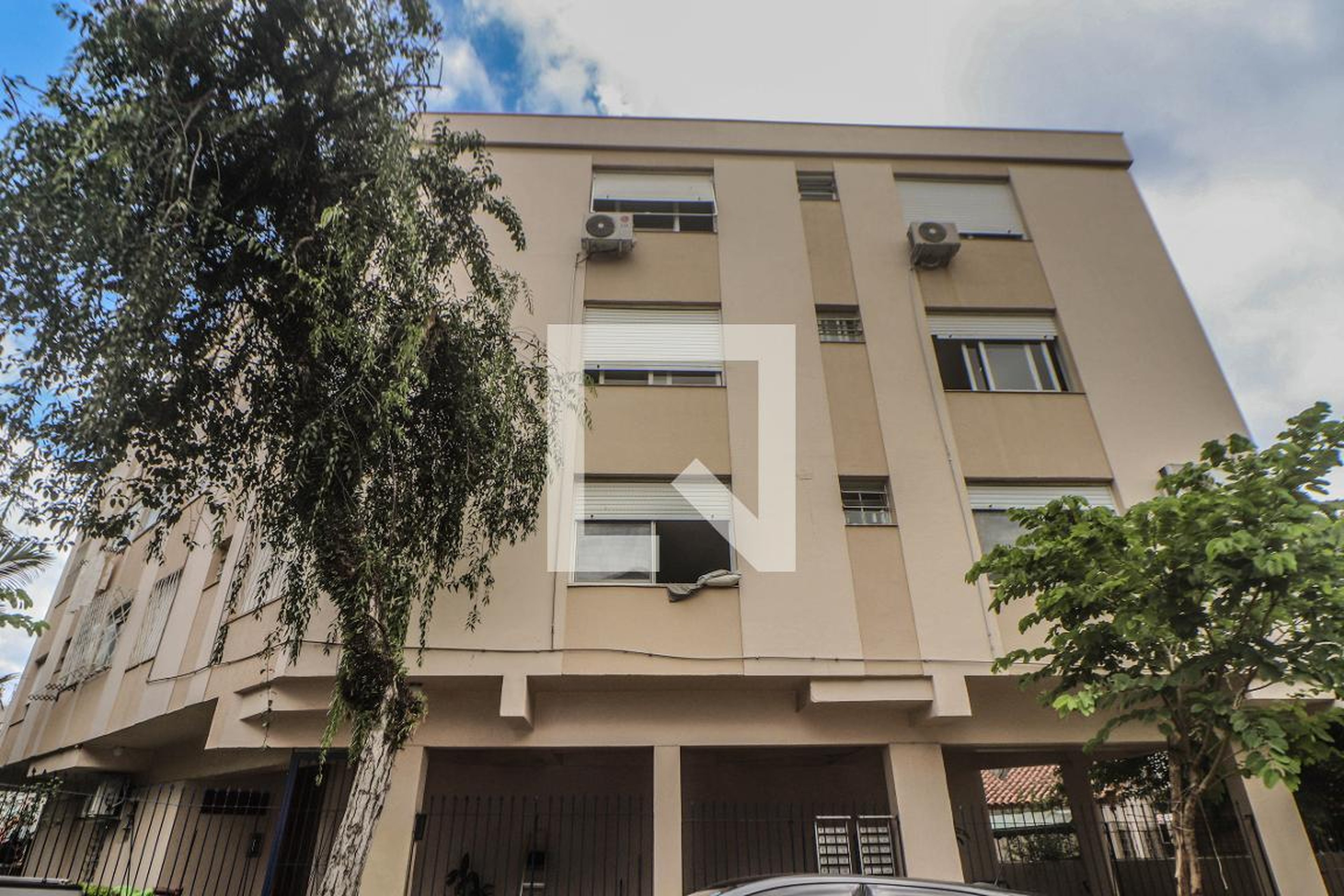 Fachada Condomínio em Rua Cipó, 1228