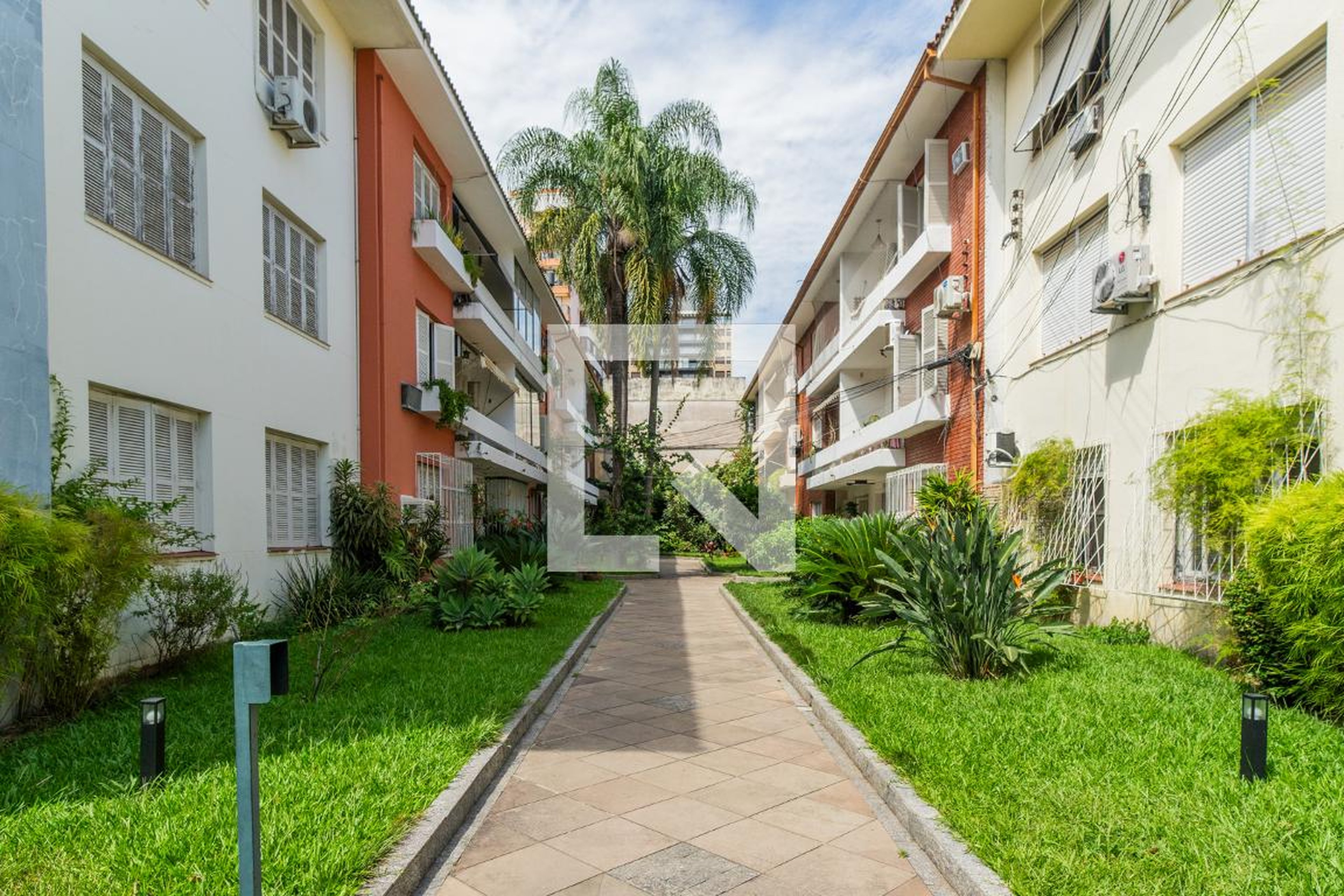 Fachada Condomínio em Rua Barbedo, 603