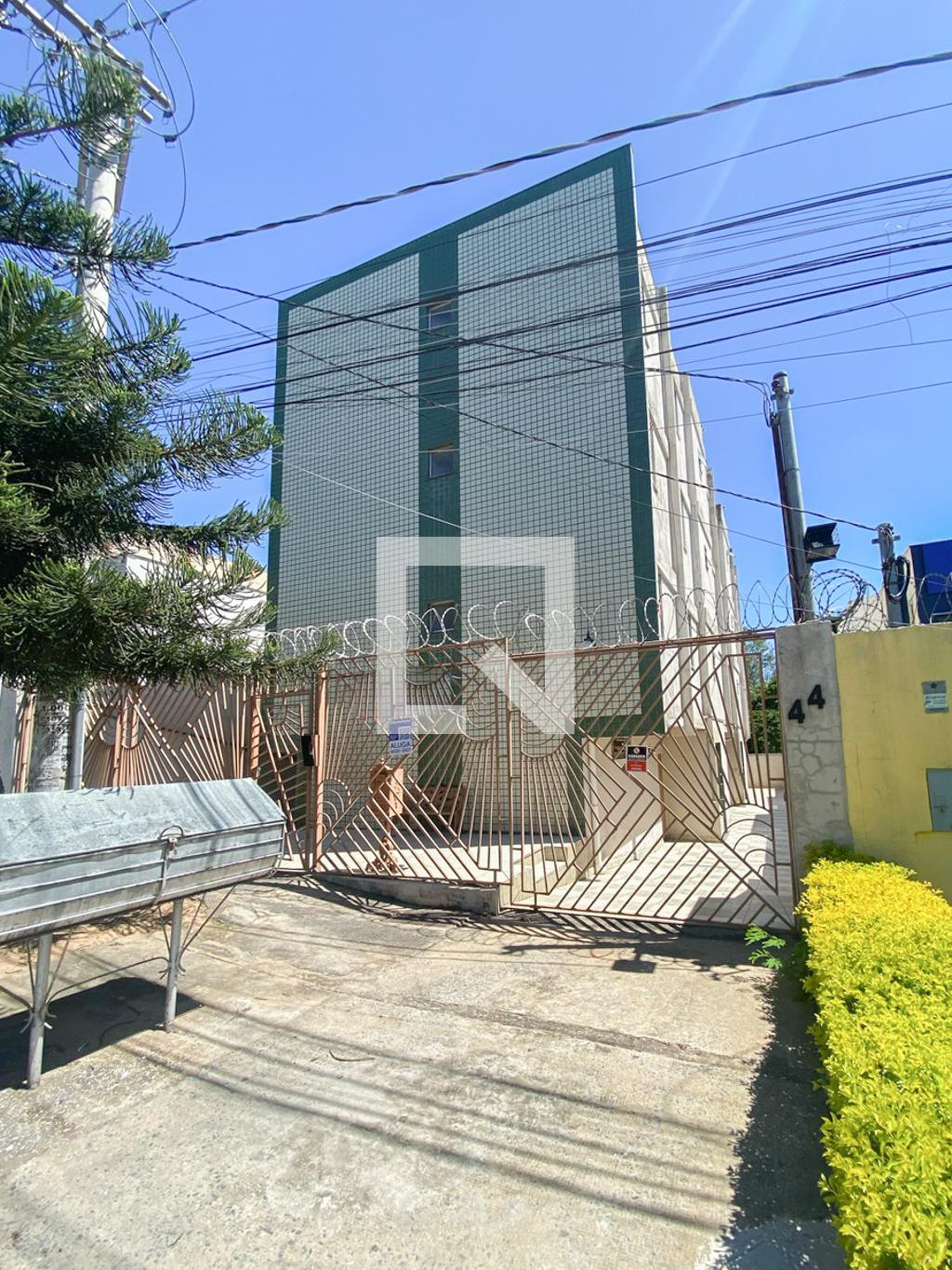 Fachada Condomínio em Avenida General Olímpio Mourão Filho, 44