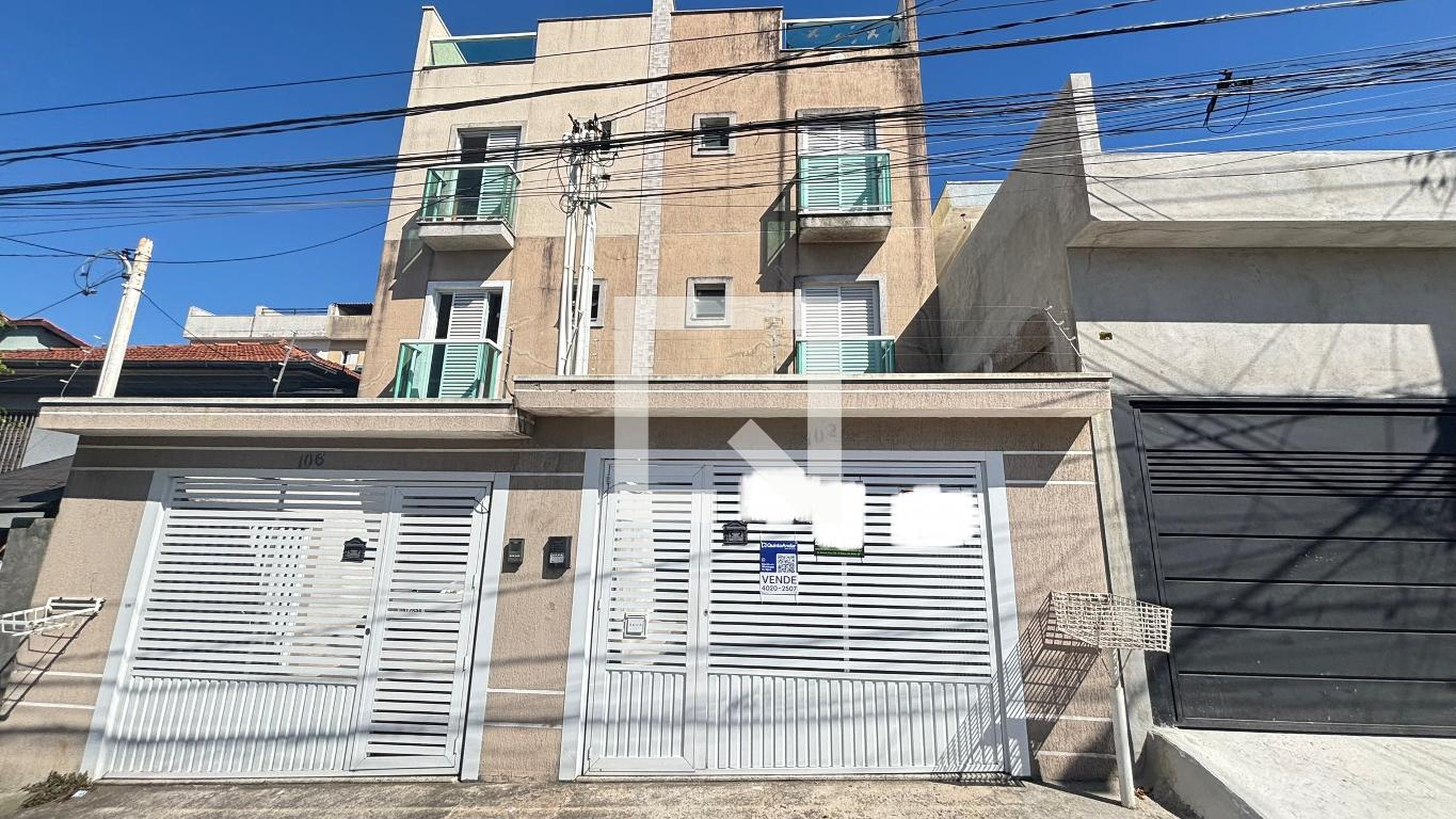 Fachada Condomínio em Rua Cerqueira Lima, 102