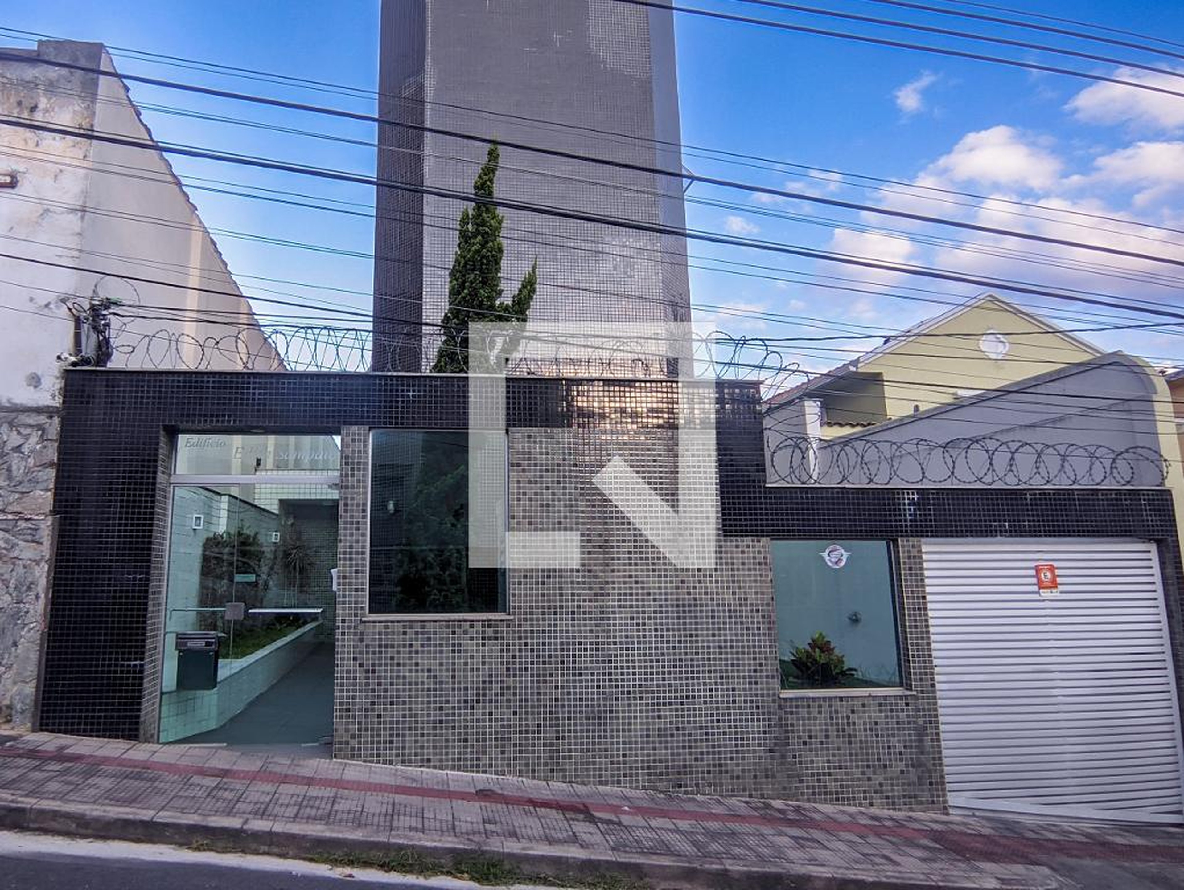 Fachada Condomínio em Rua Barão de Cocáis, 254