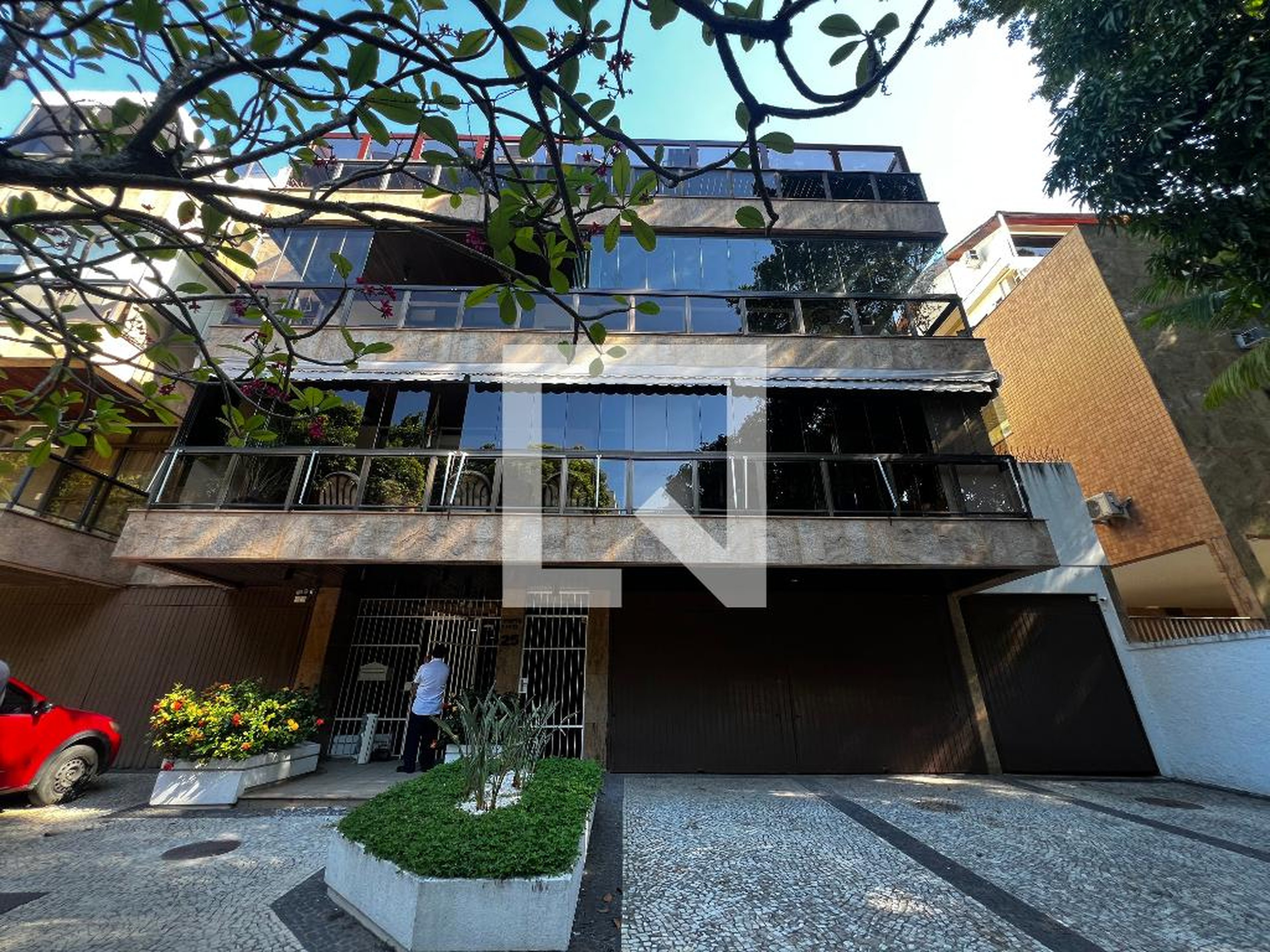 Fachada Condomínio em Avenida Monsenhor Ascâneo, 25