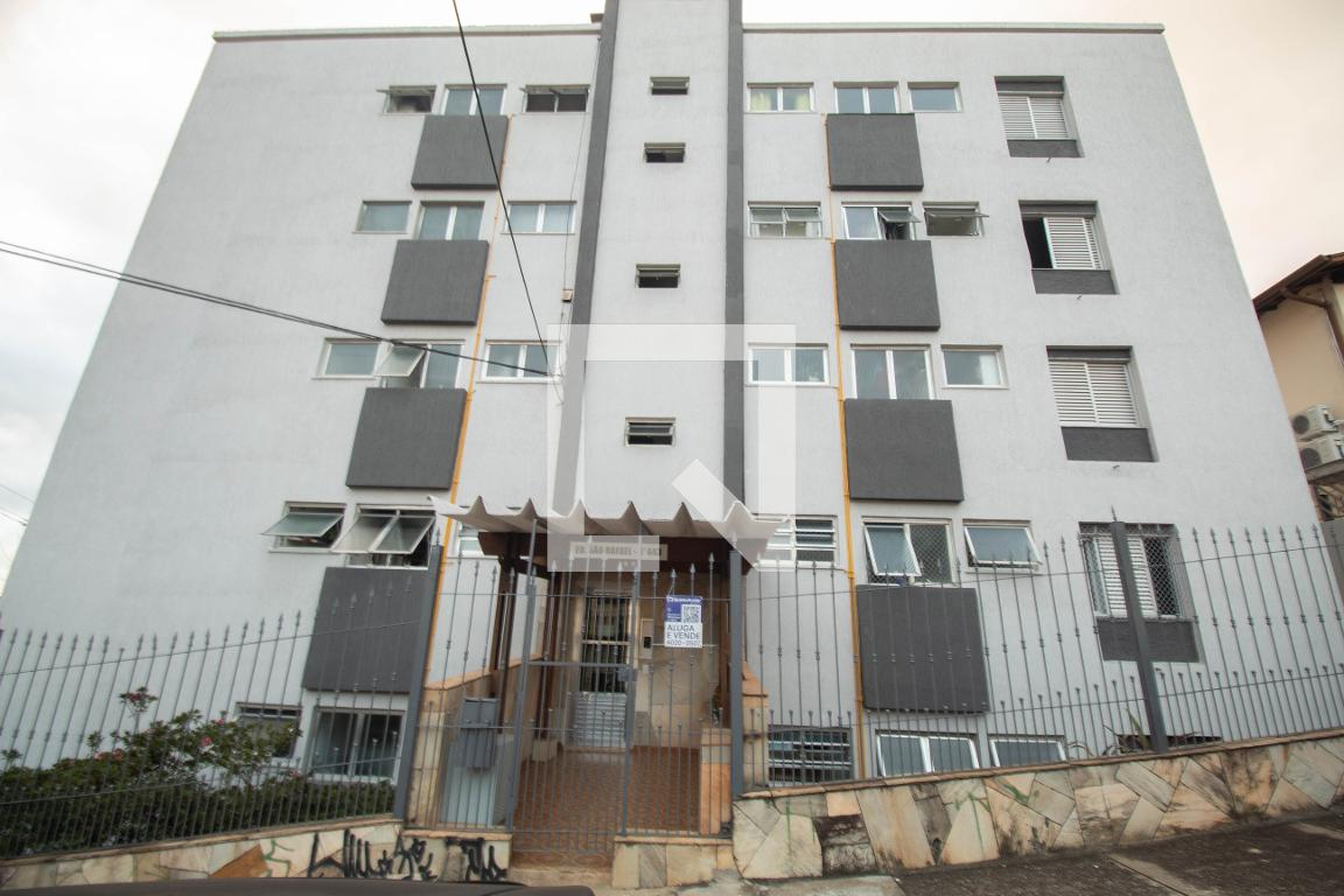 Fachada Condomínio em Rua Mateus García, 443