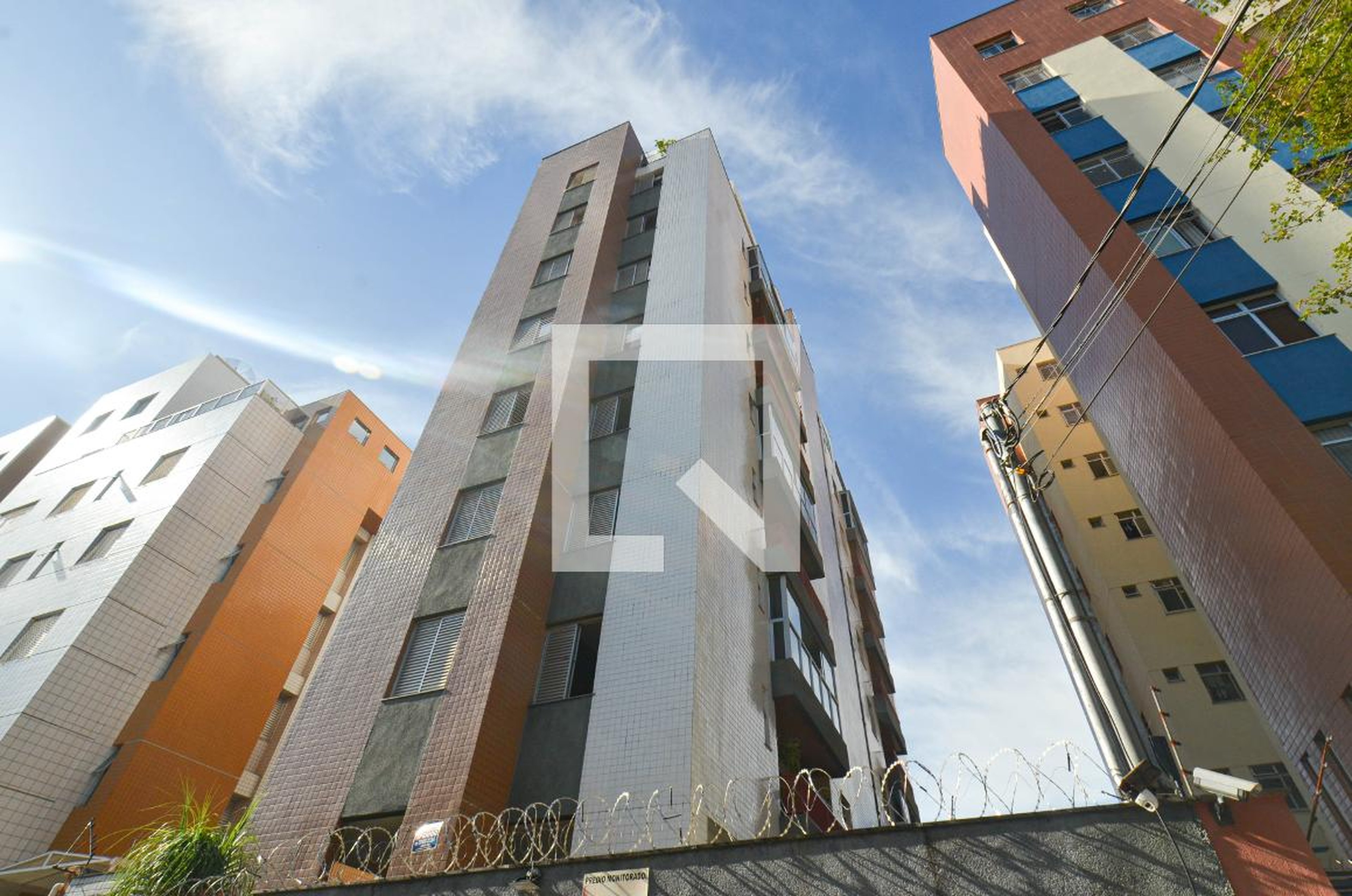 Fachada Edifício Mezzaluna