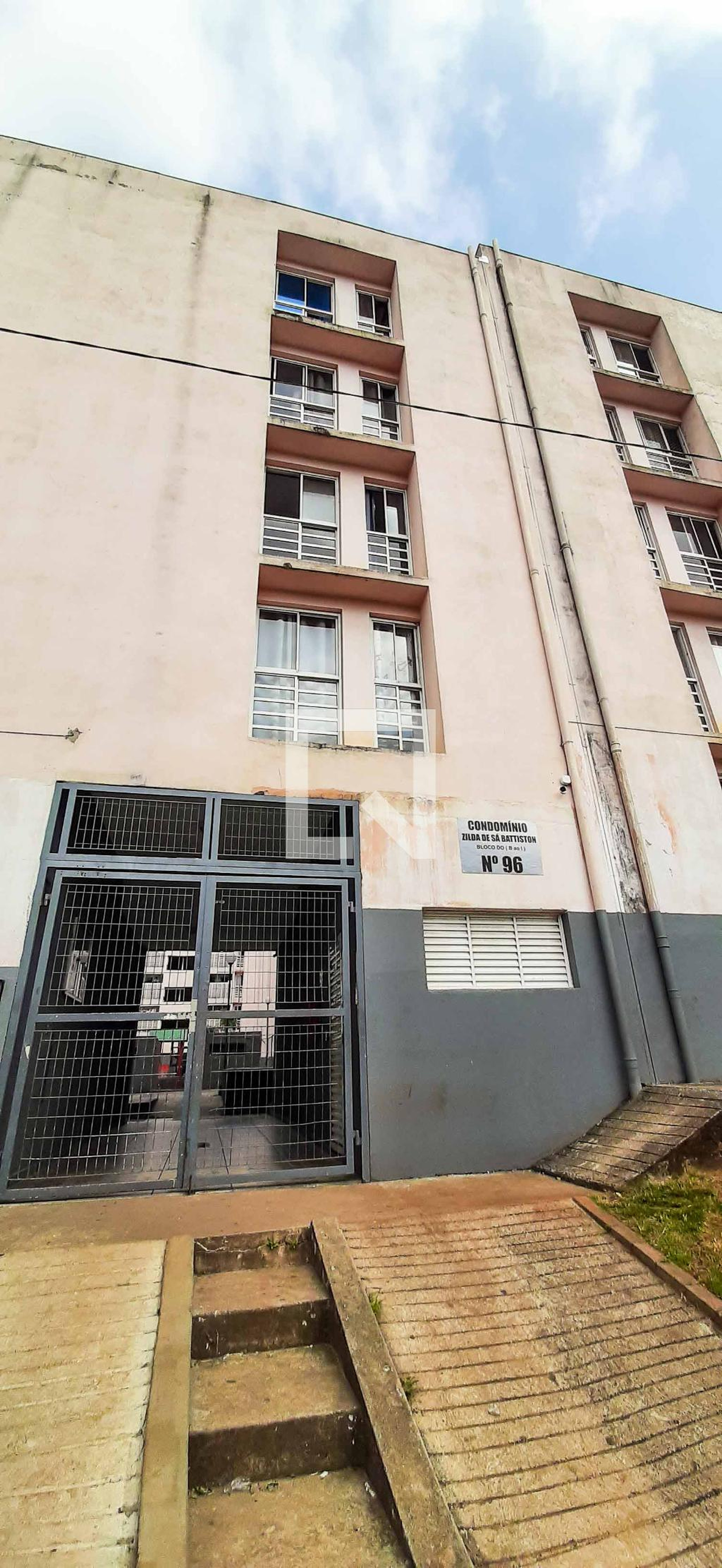 Fachada do Condomínio Condomínio em Rua dos Emancipadores, 96