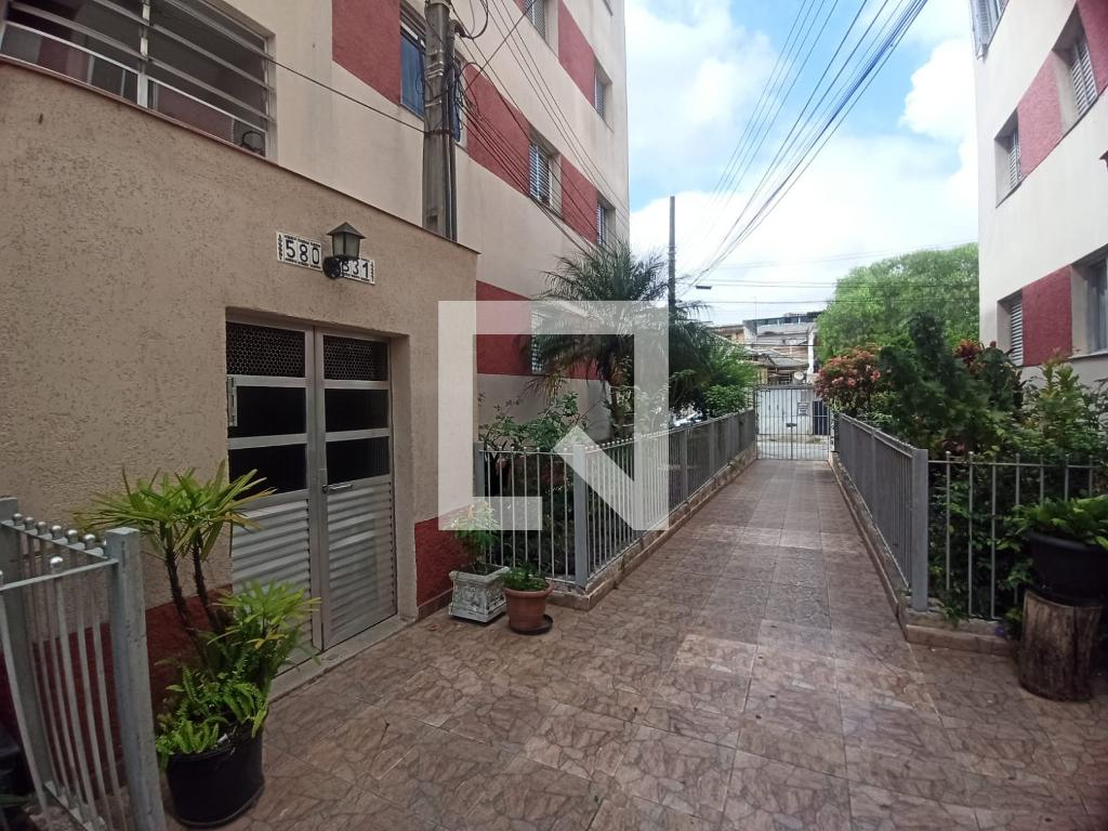 Fachada do Prédio Condomínio em Rua General Roberto Alves de Carvalho Filho, 570