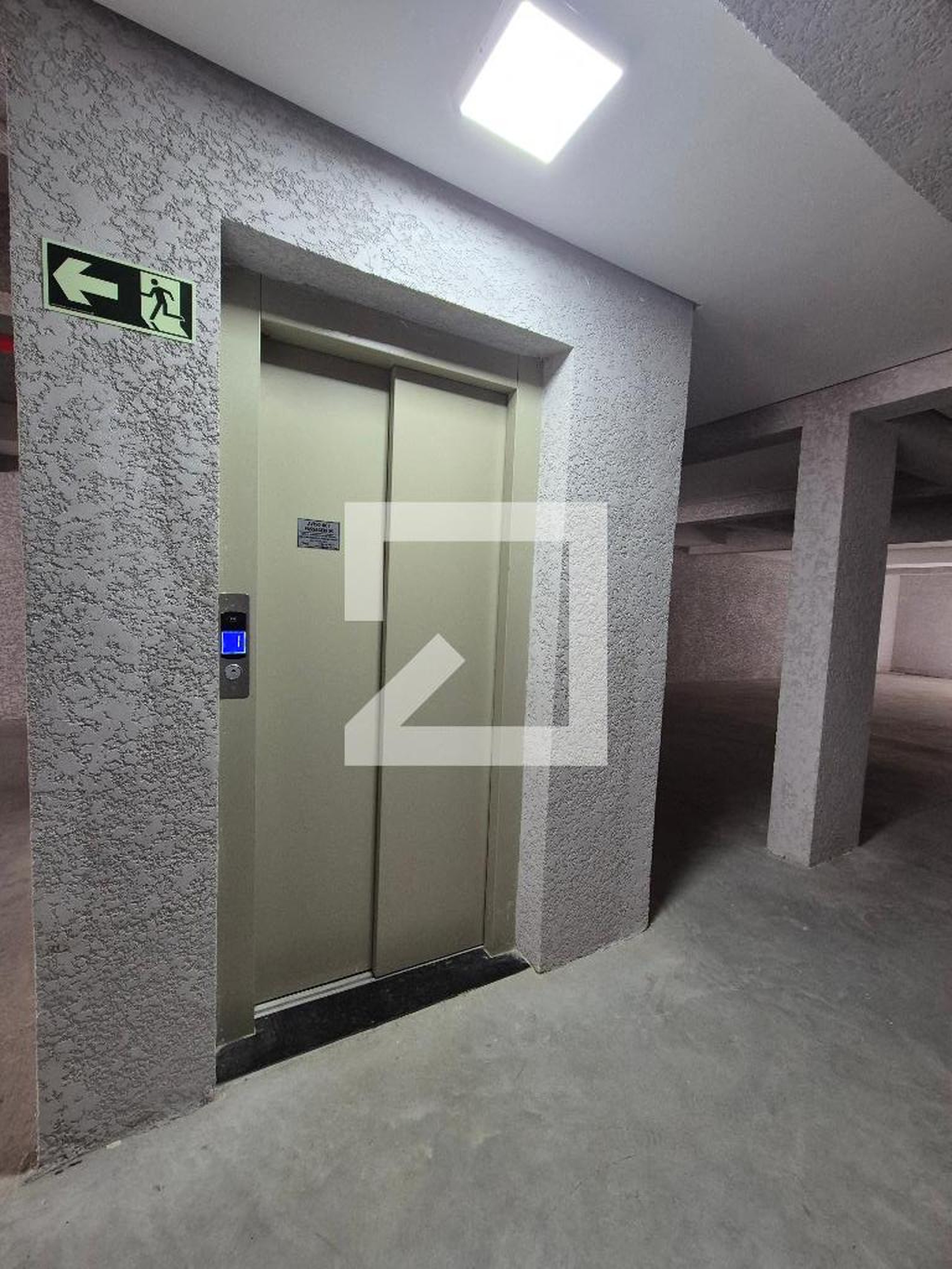 Elevador - Residencial Cometo