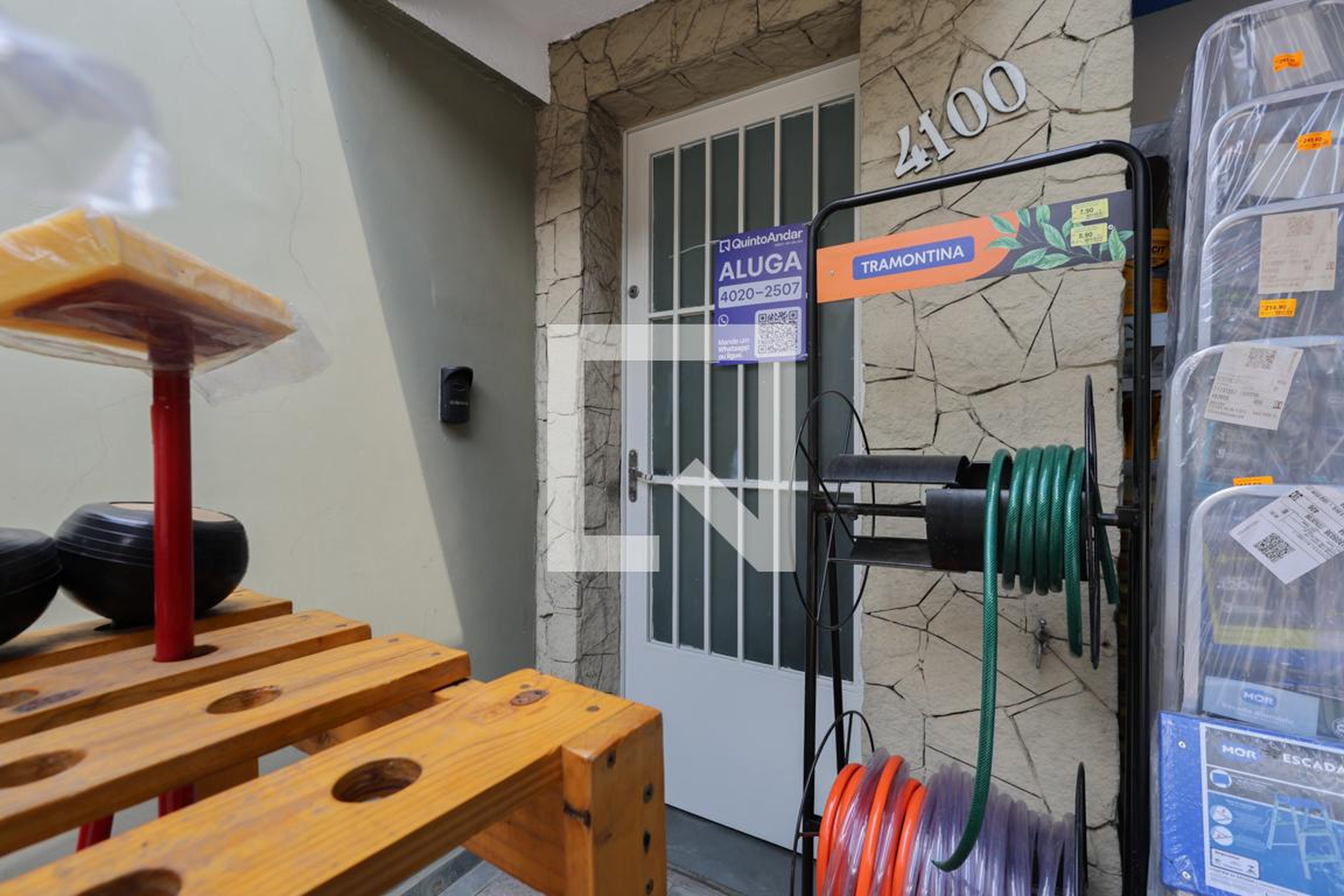 Entrada do prédio - null