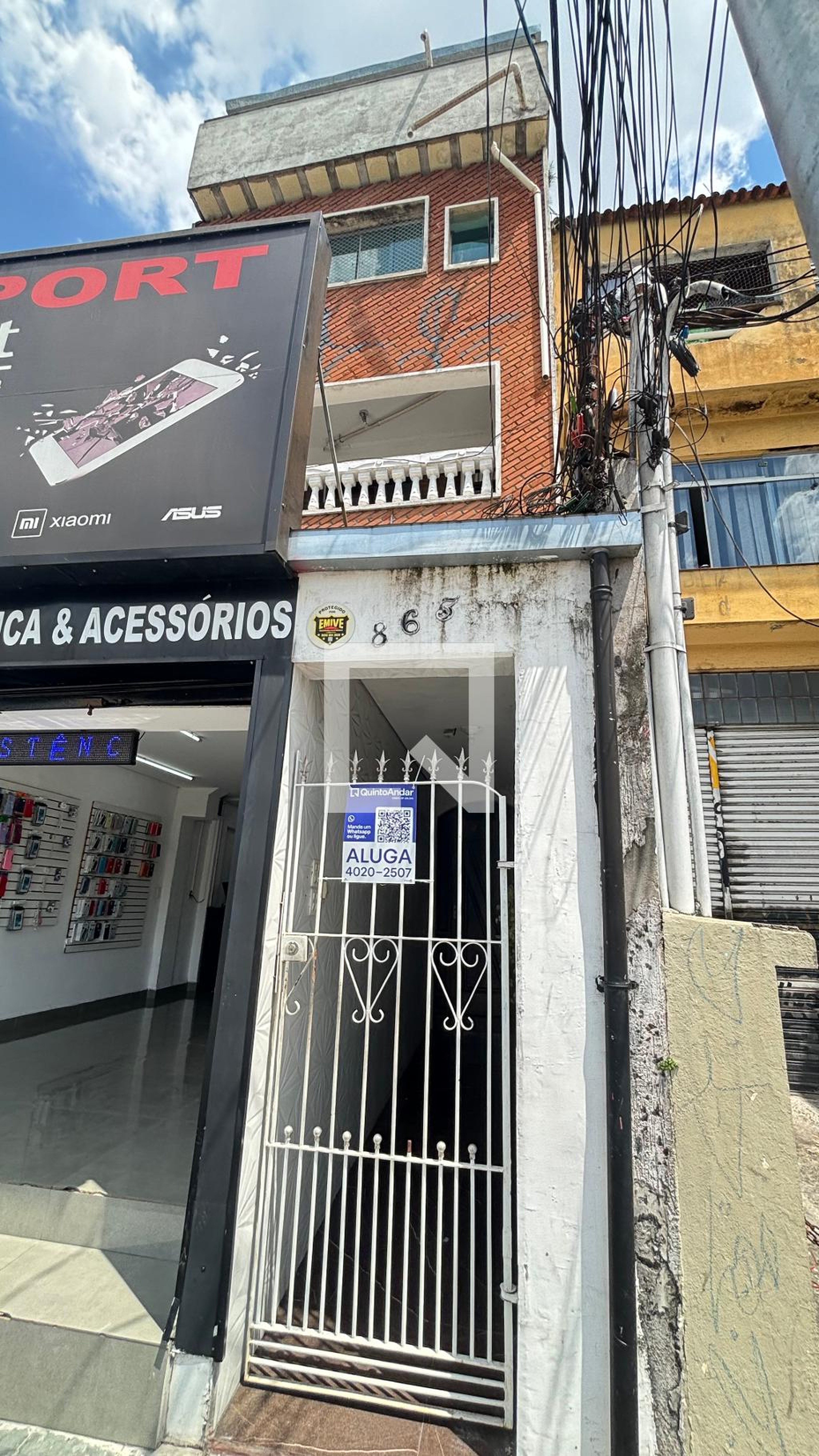 Fachada Condomínio em Rua Dona Nina Zanotto, 863