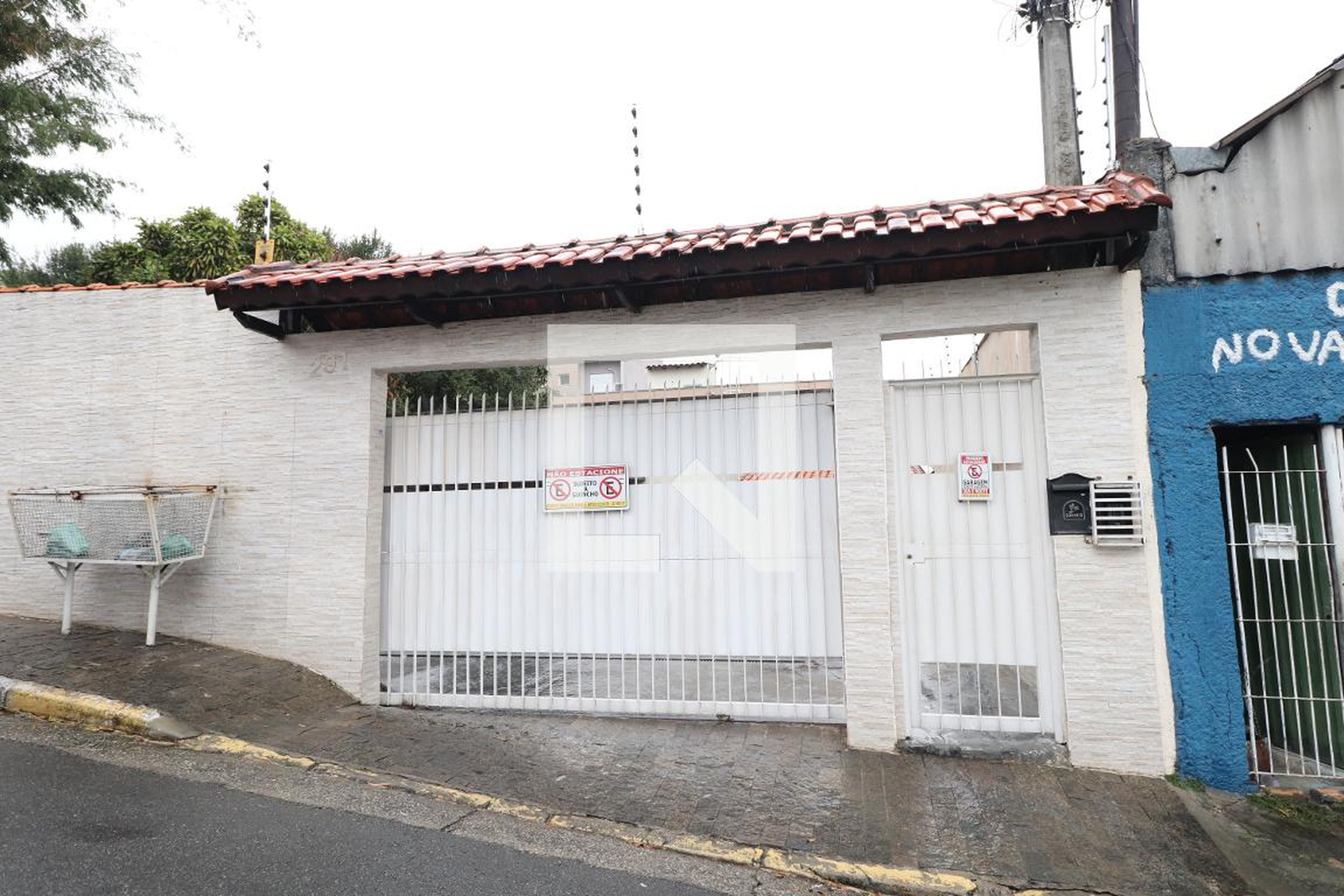Fachada Condomínio em Rua Manuel Oliveira Bueno, 291