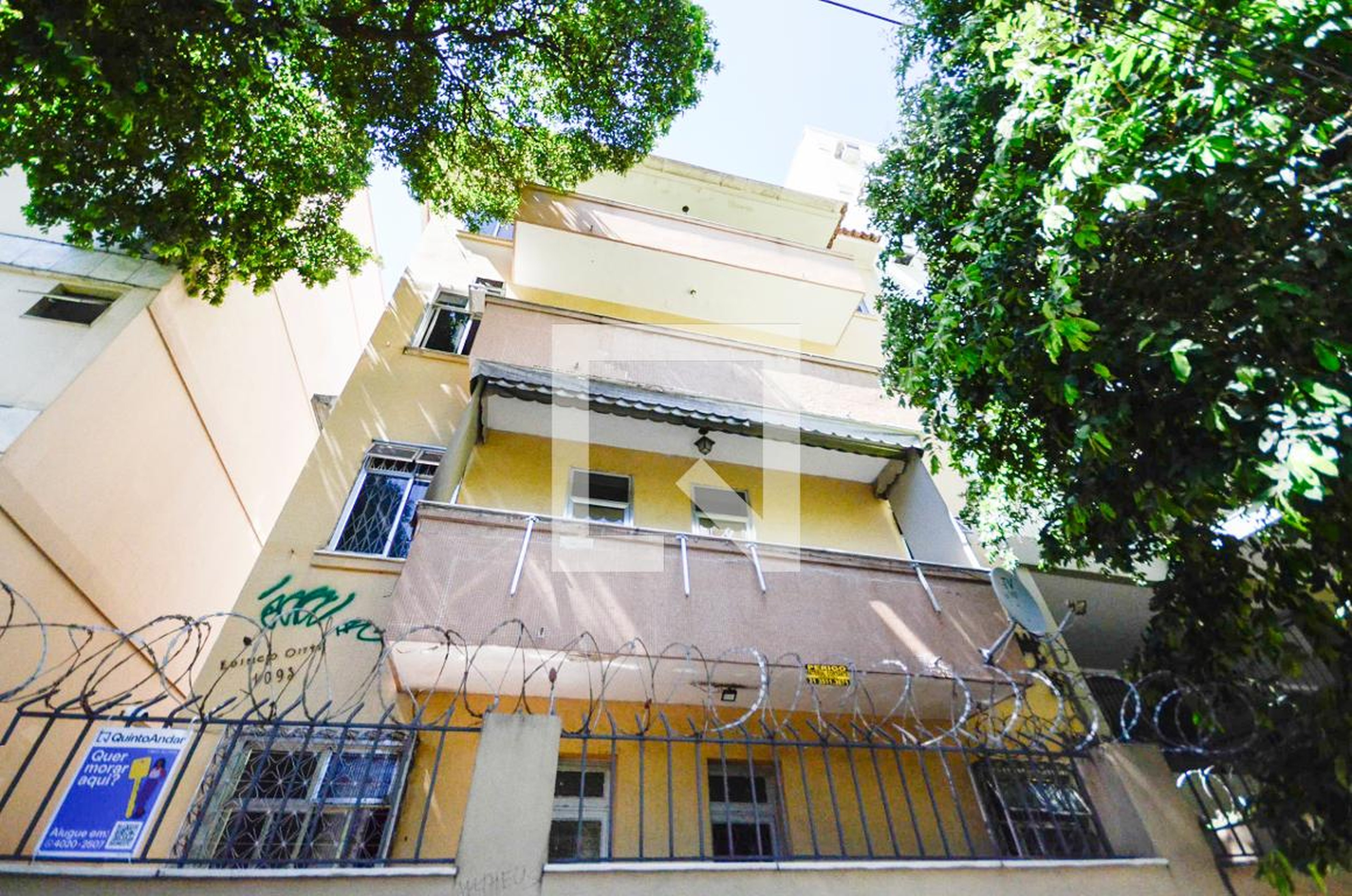 Fachada Condomínio em Rua Torres Homem, 1093