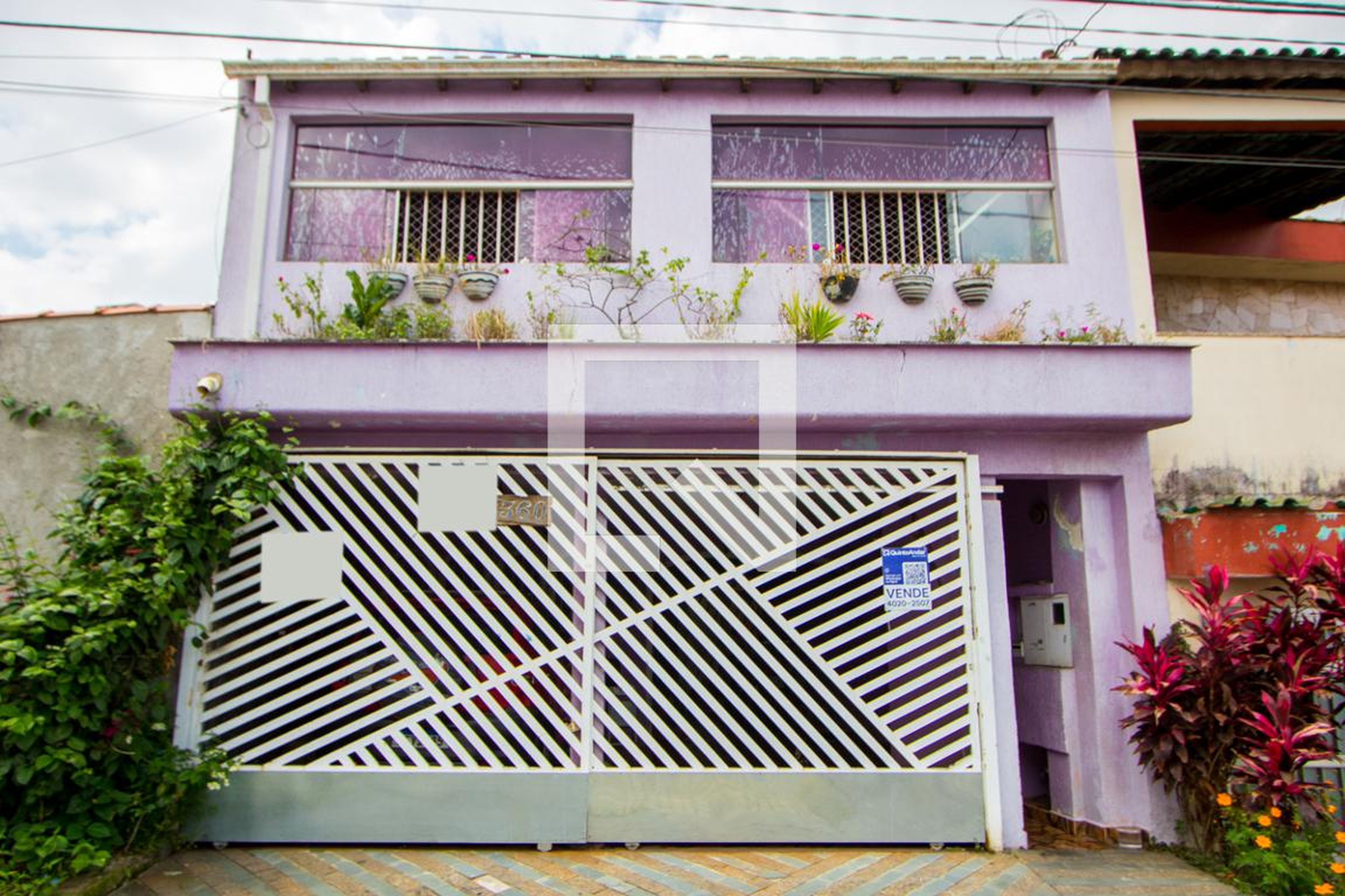 Fachada Condomínio em Rua Agulhas Negras, 360
