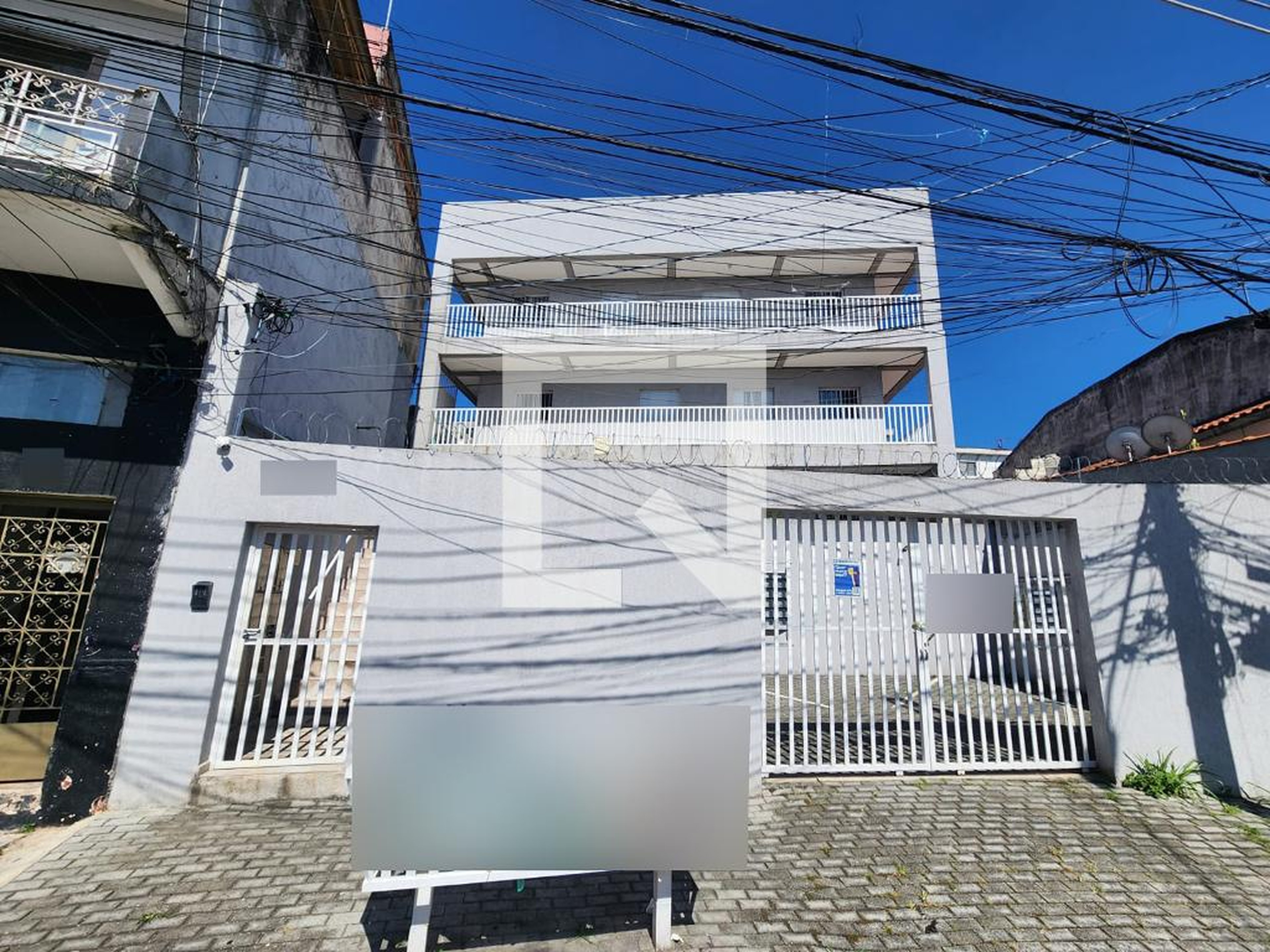 Fachada Condomínio em Rua Kaneda, 251