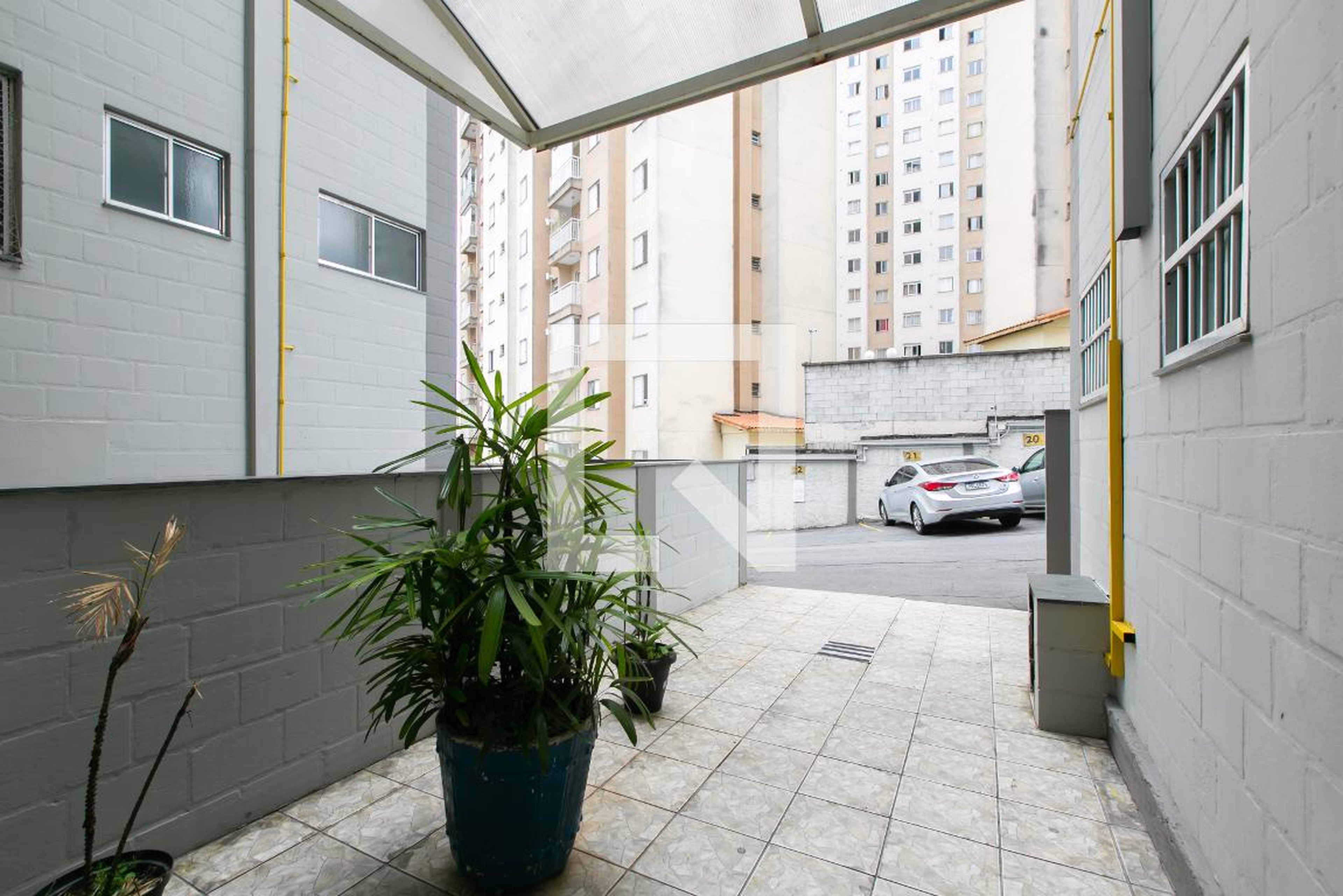 Área comum - Violeta Lírio