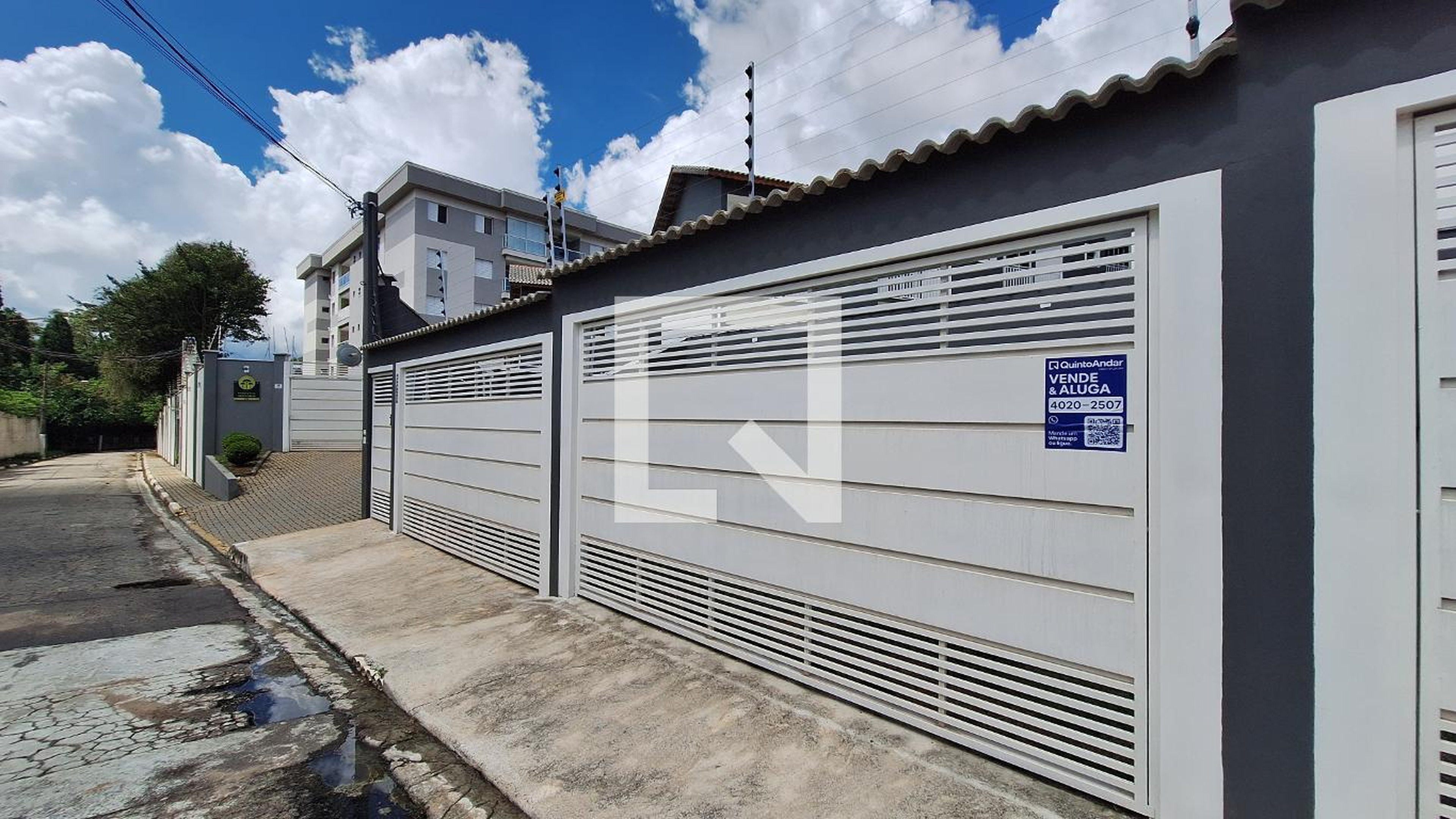 Fachada Condomínio em Estrada Antônio Jorge, 260