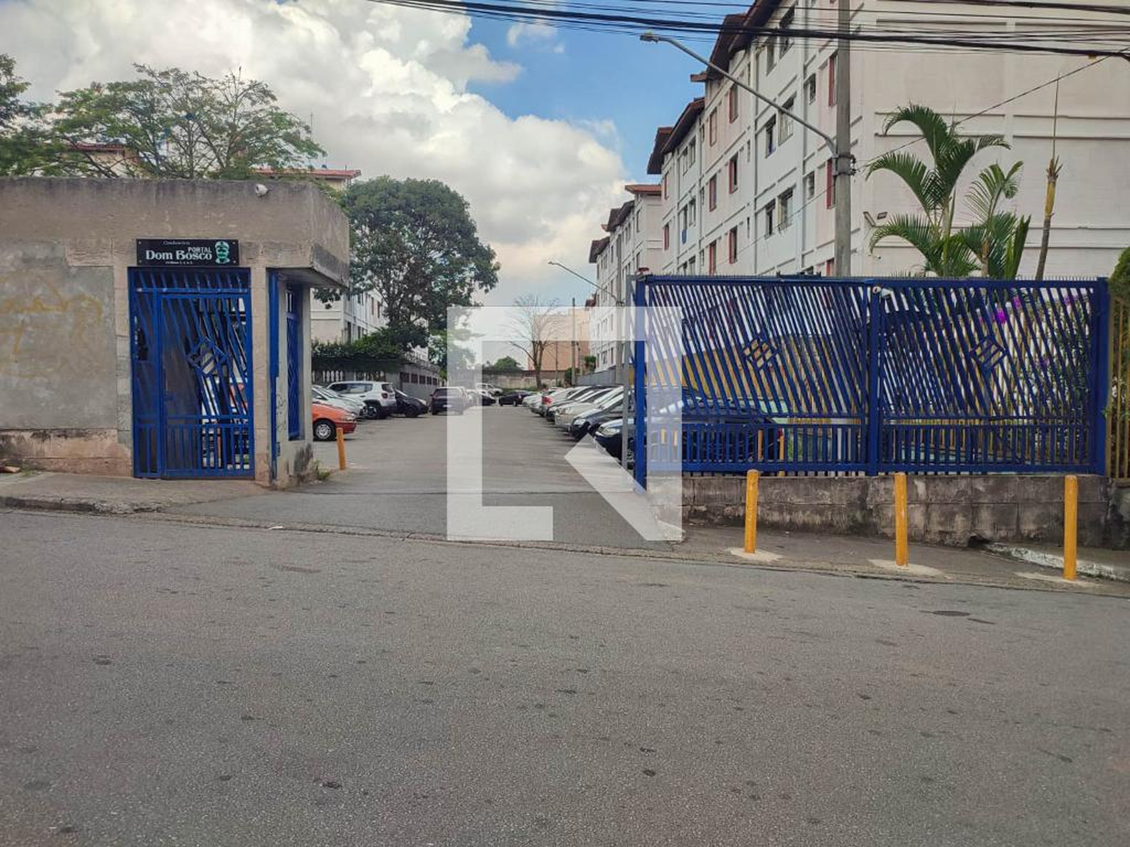 Fachada Condomínio em Rua Rafael Albarini, 45