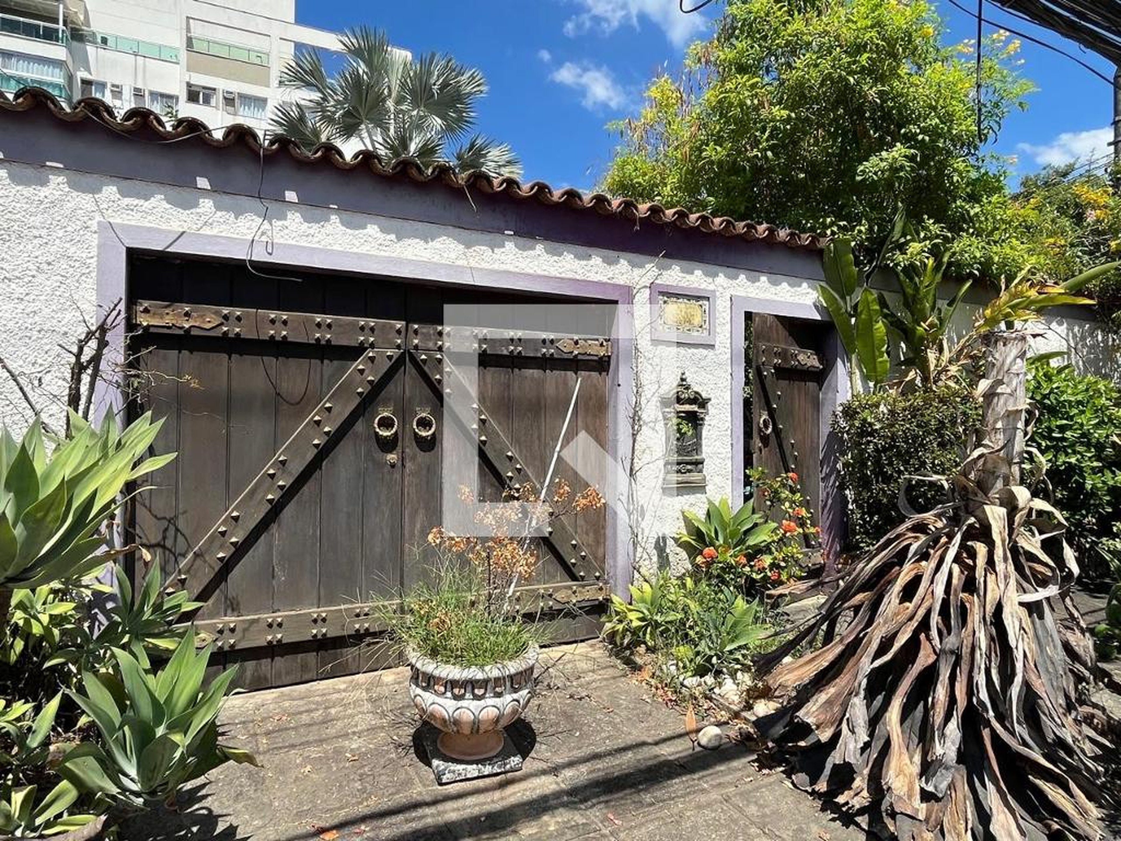 Fachada Condomínio em Rua Alto Porã, 24