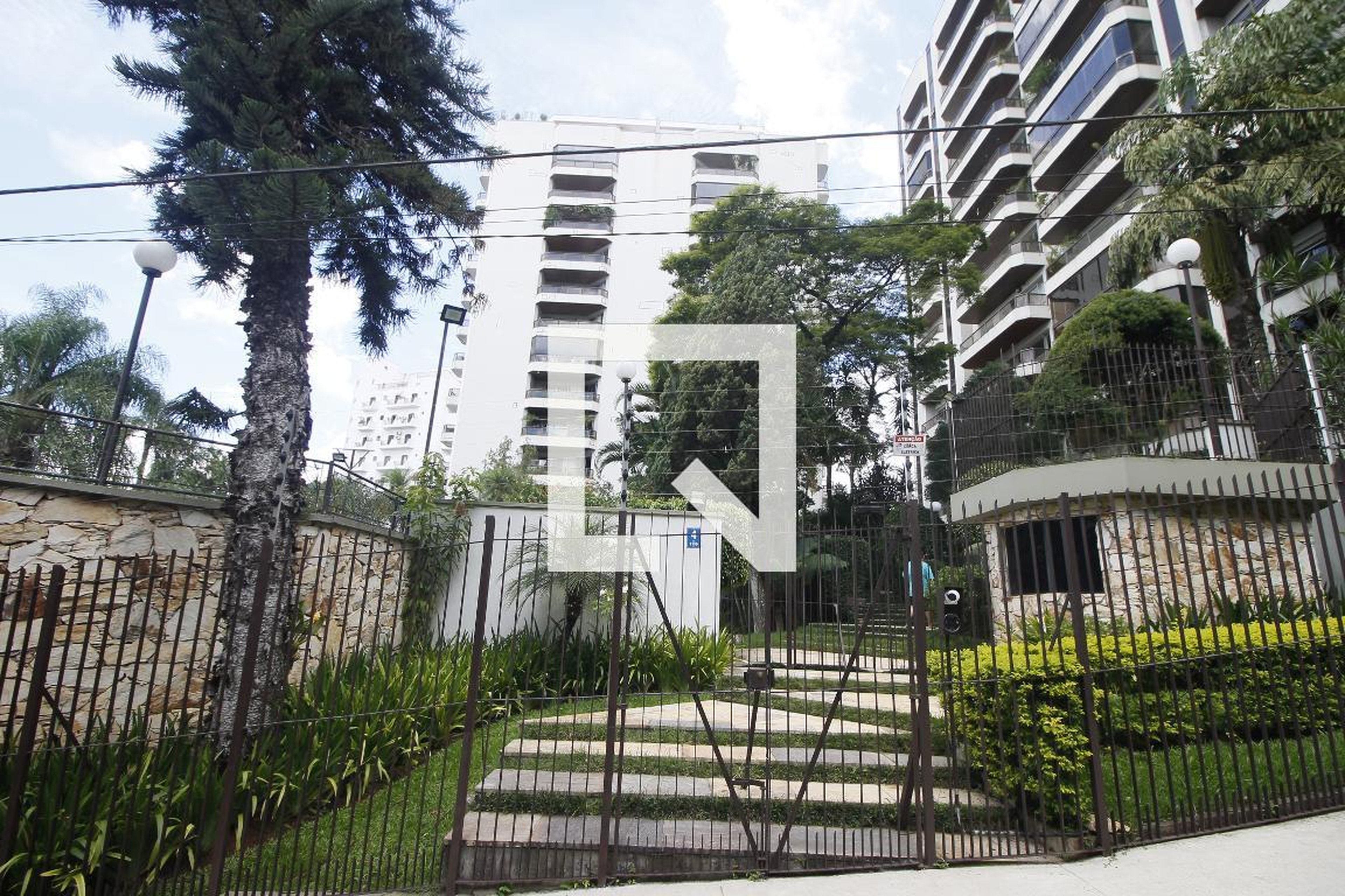 Fachada do Prédio Condomínio Blanc Et Rouge