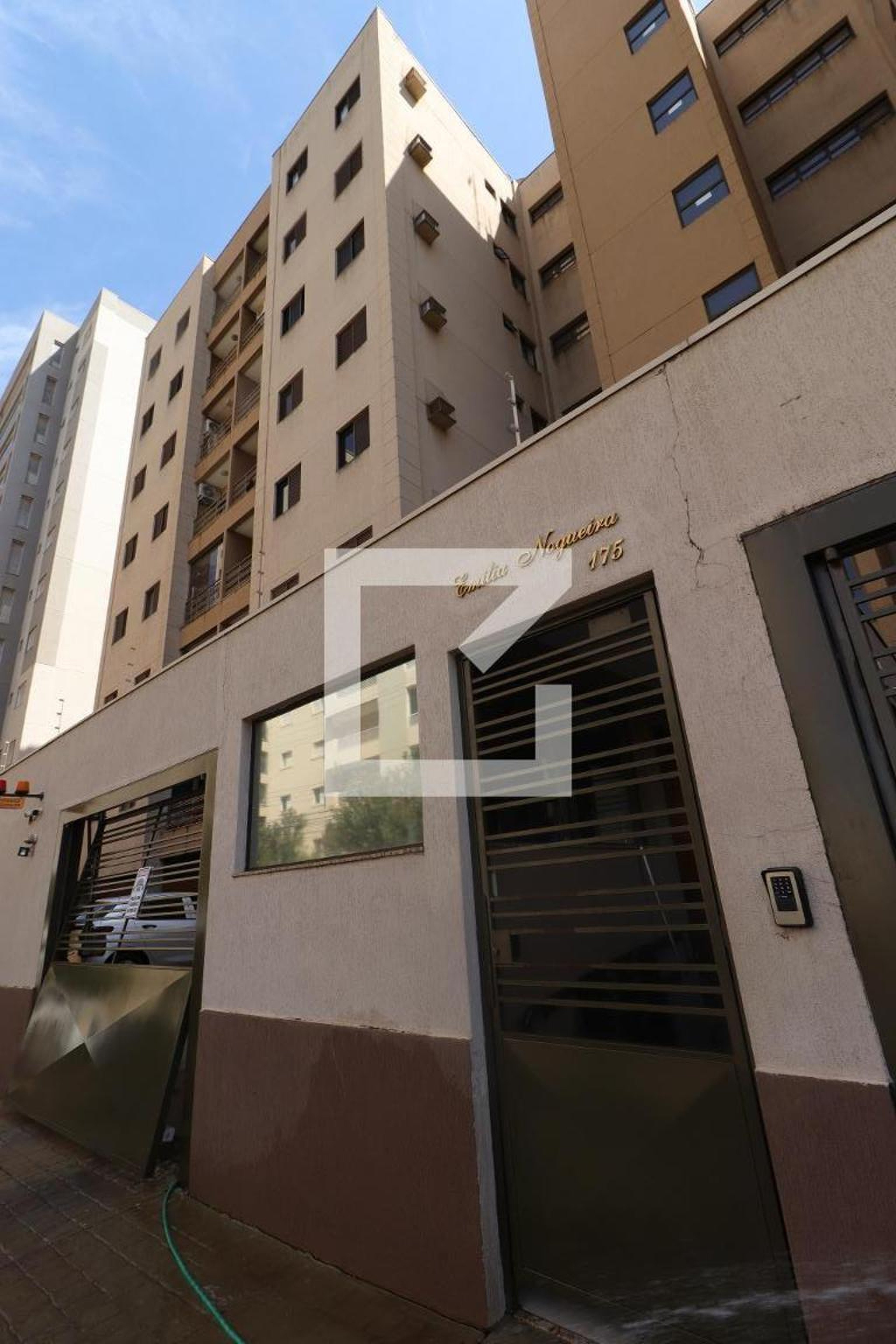 Fachada Condomínio Emilia Nogueira