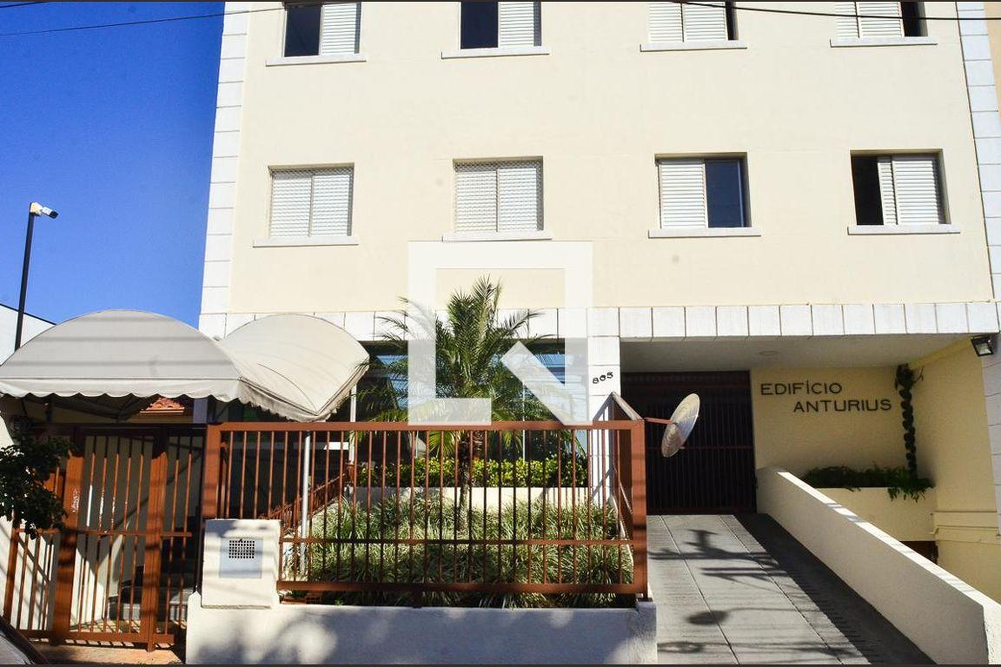 Fachada do Condomínio Condomínio Anturius