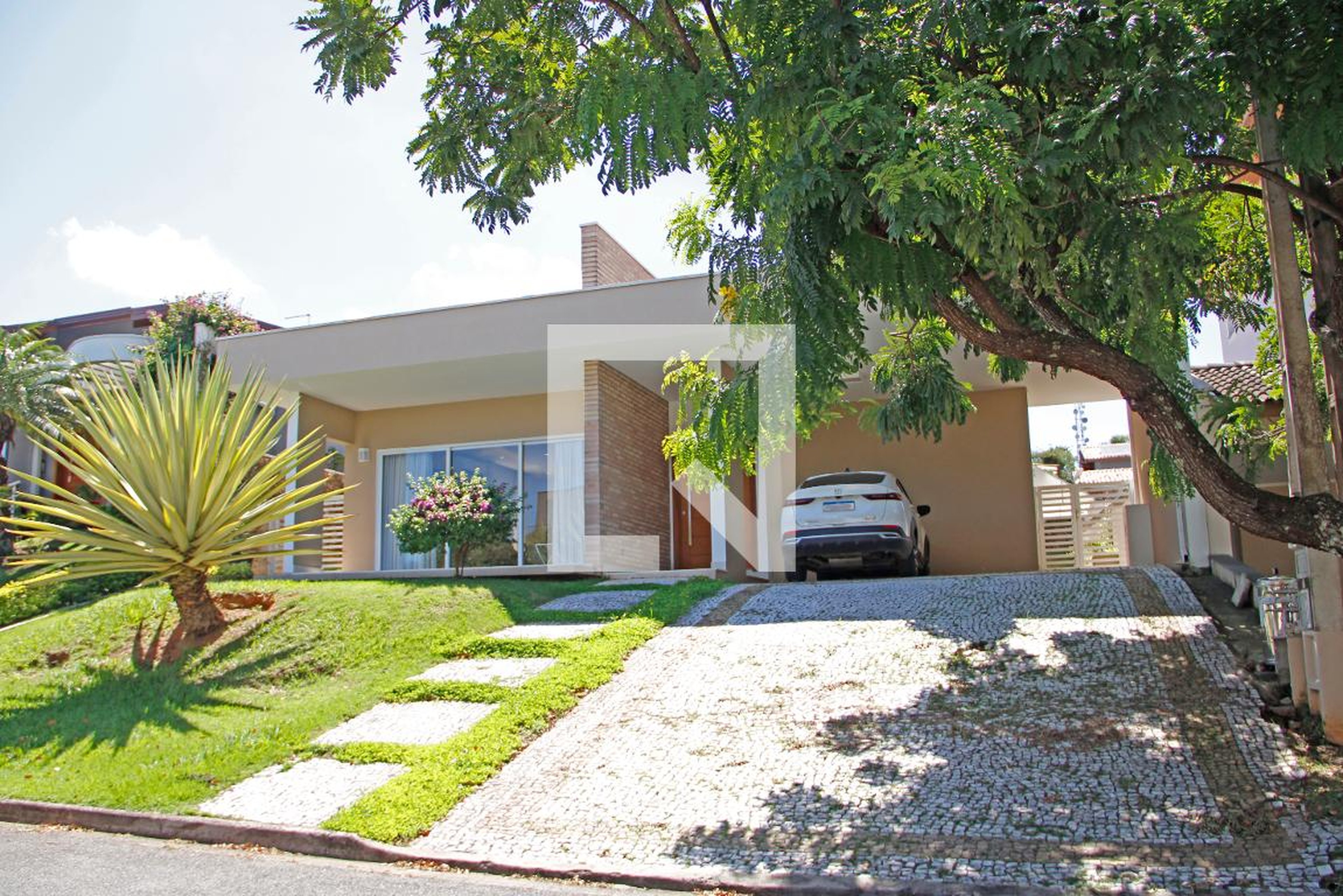 Fachada Condomínio em Alameda dos Mognos, 135