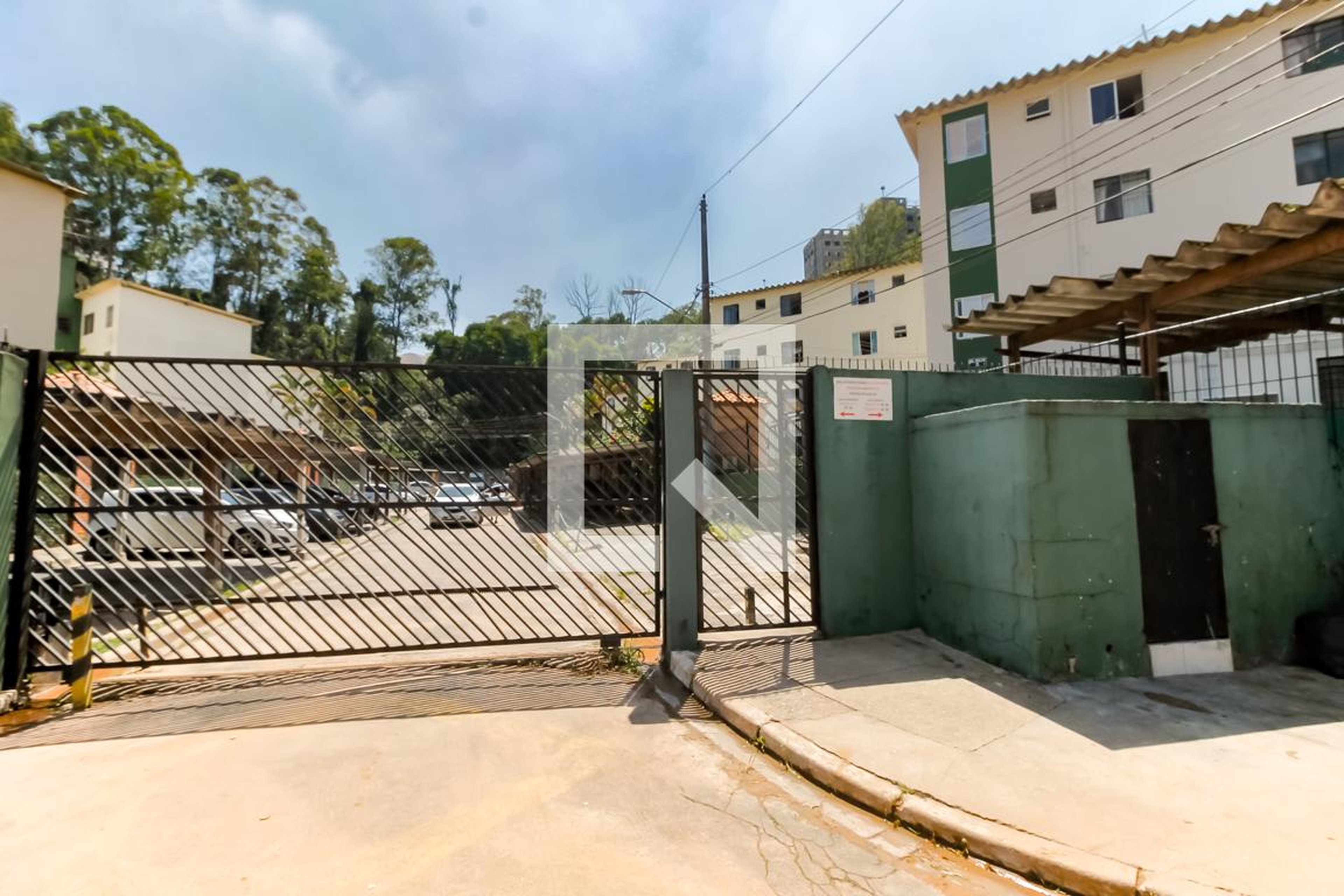 Fachada do Prédio Condomínio em Rua Cachoeira Poraquê, 24