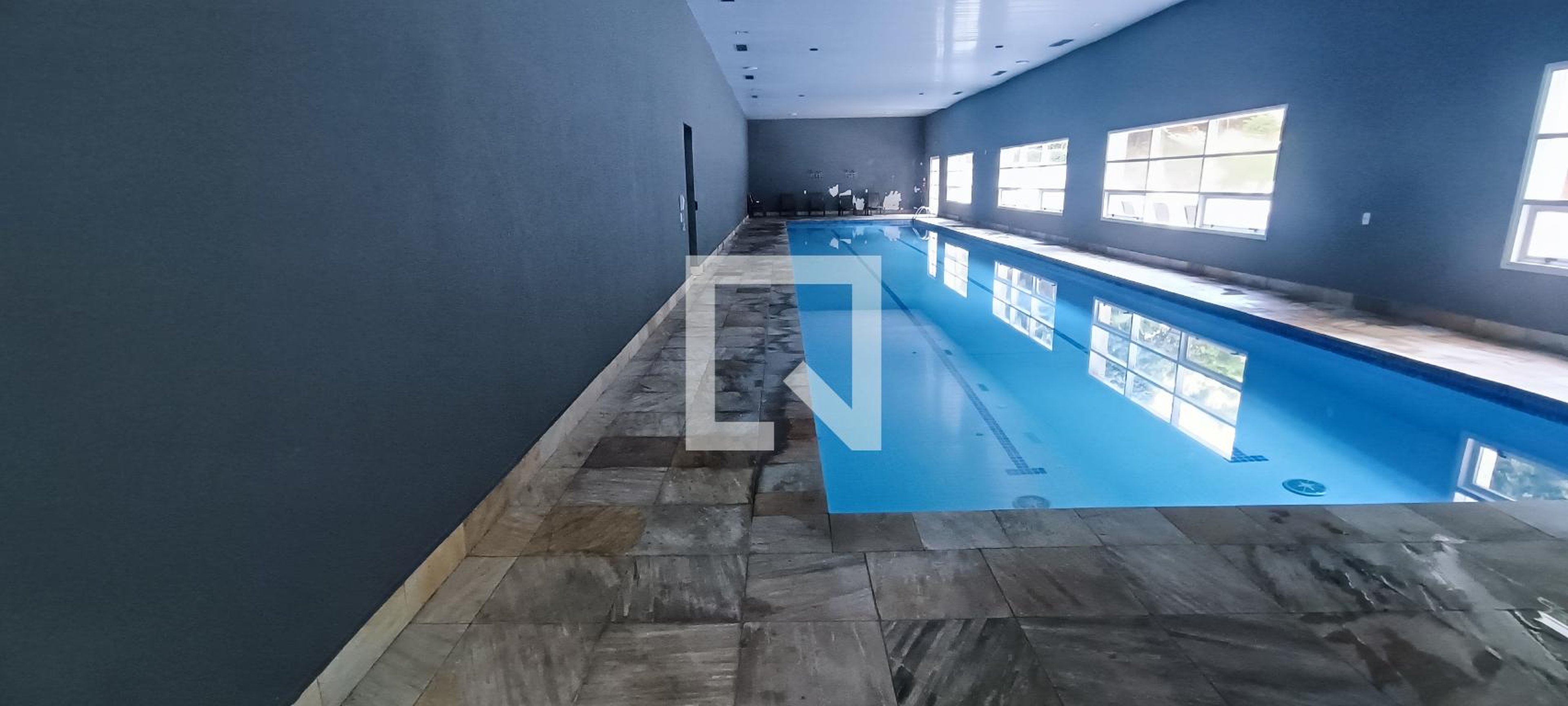 Piscina Coberta - Poesia