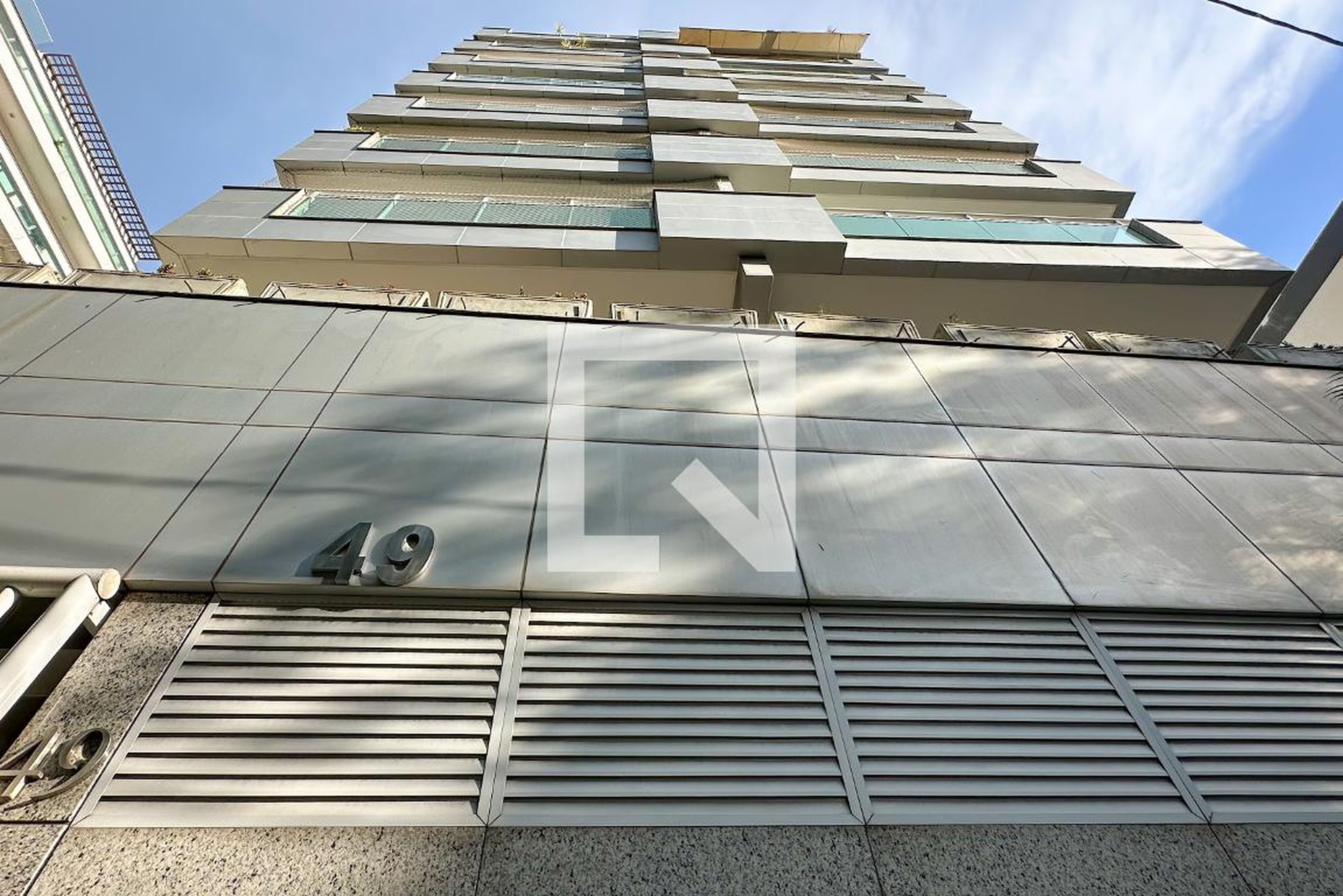 Fachada Condomínio em Rua Visconde de Silva, 79