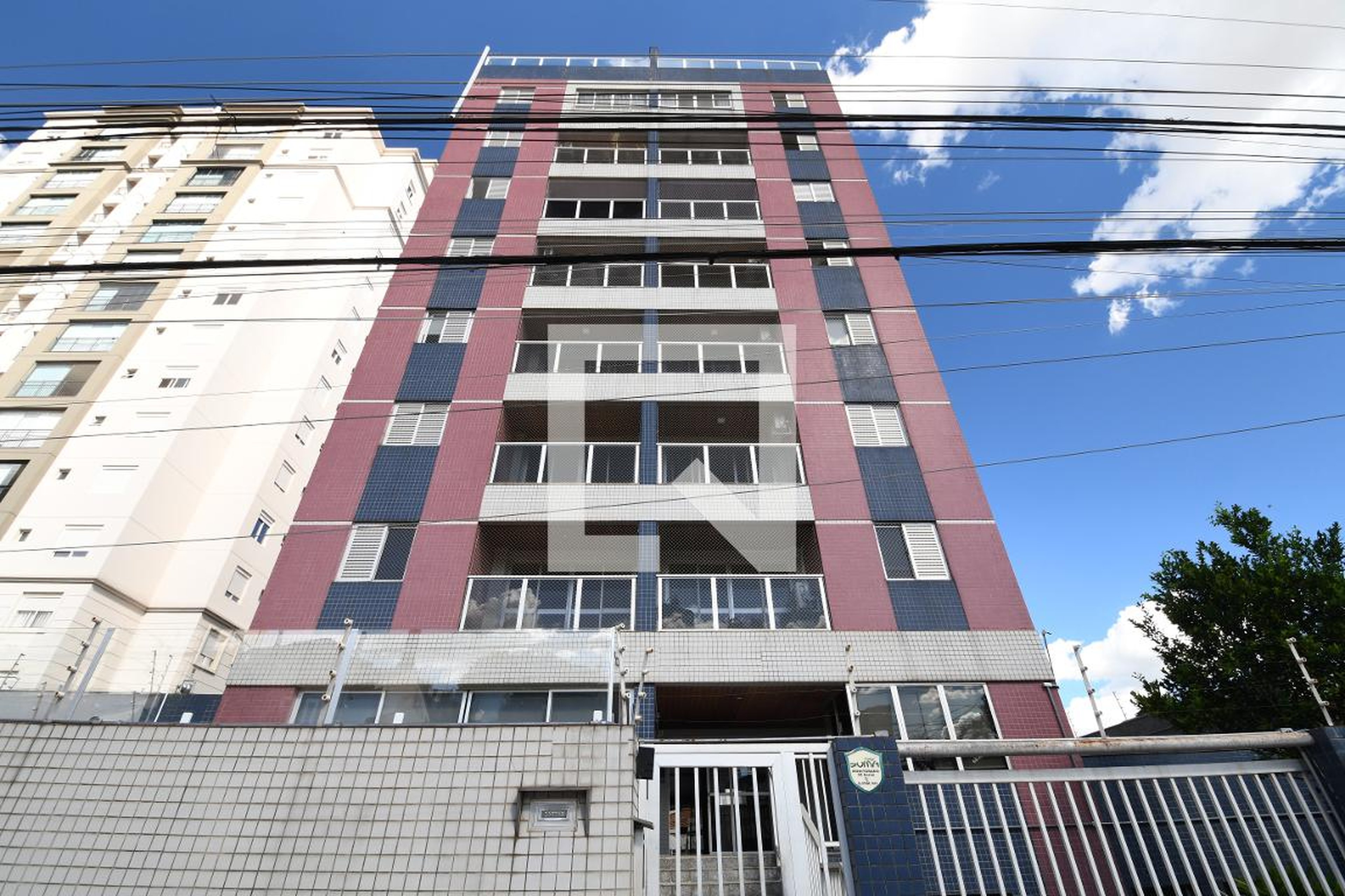 Fachada do Prédio Condomínio em Rua Azárias de Melo, 310