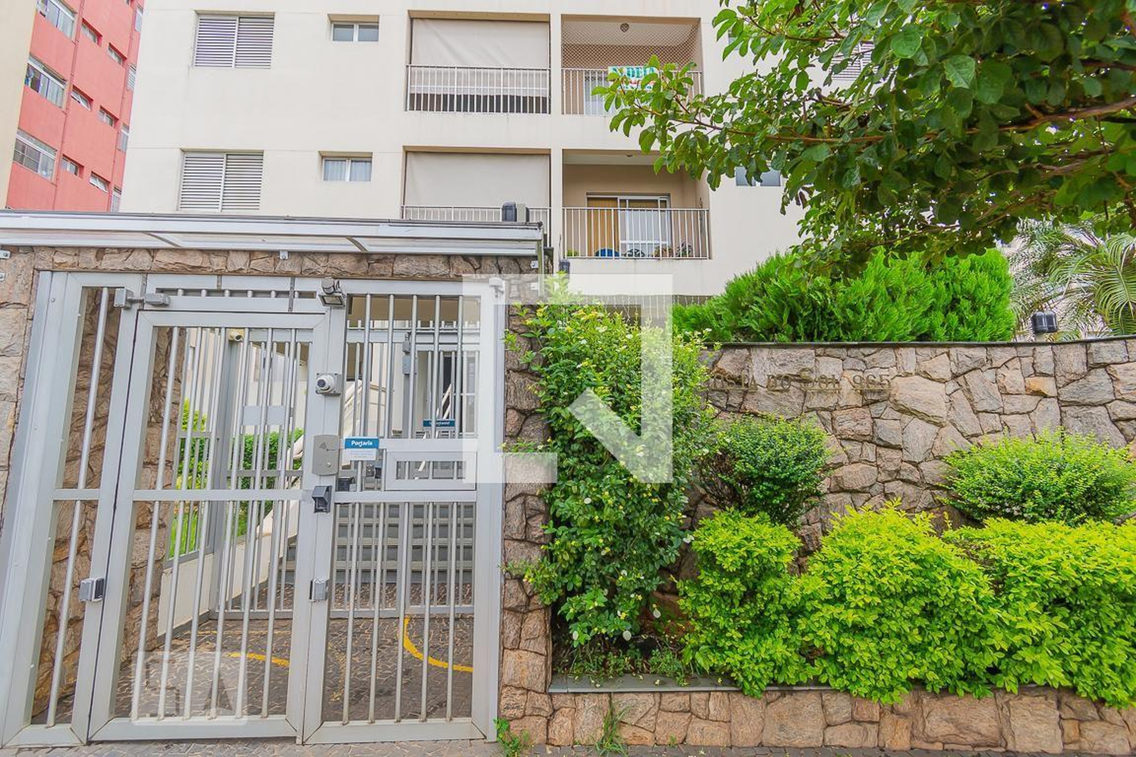 Fachada do Condomínio Condomínio em Avenida José Pancetti, 965