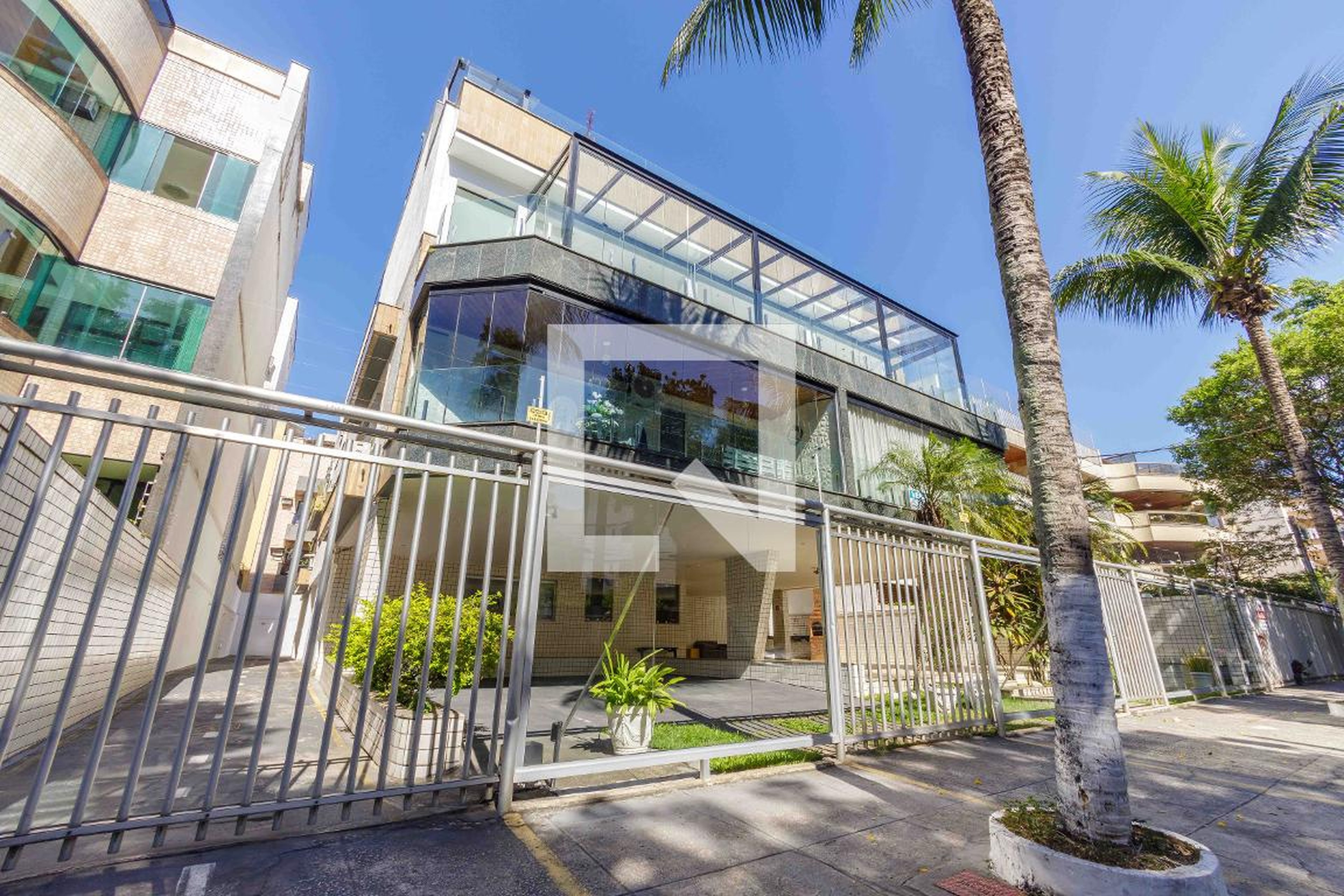 Fachada Condomínio em Avenida Glaucio Gil, 533