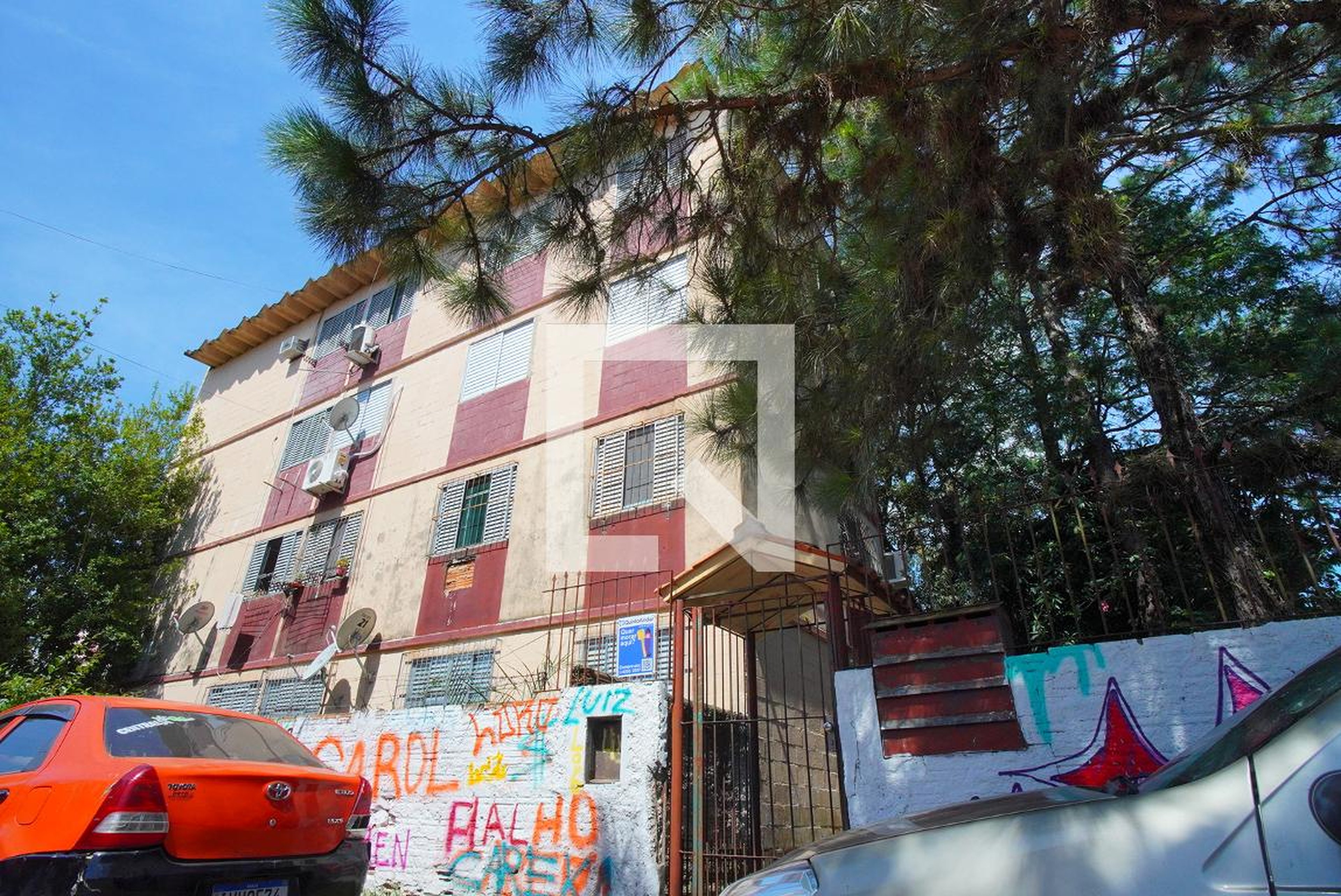 Fachada Condomínio em Rua Professor Augusto Osvaldo Thiesen, 40