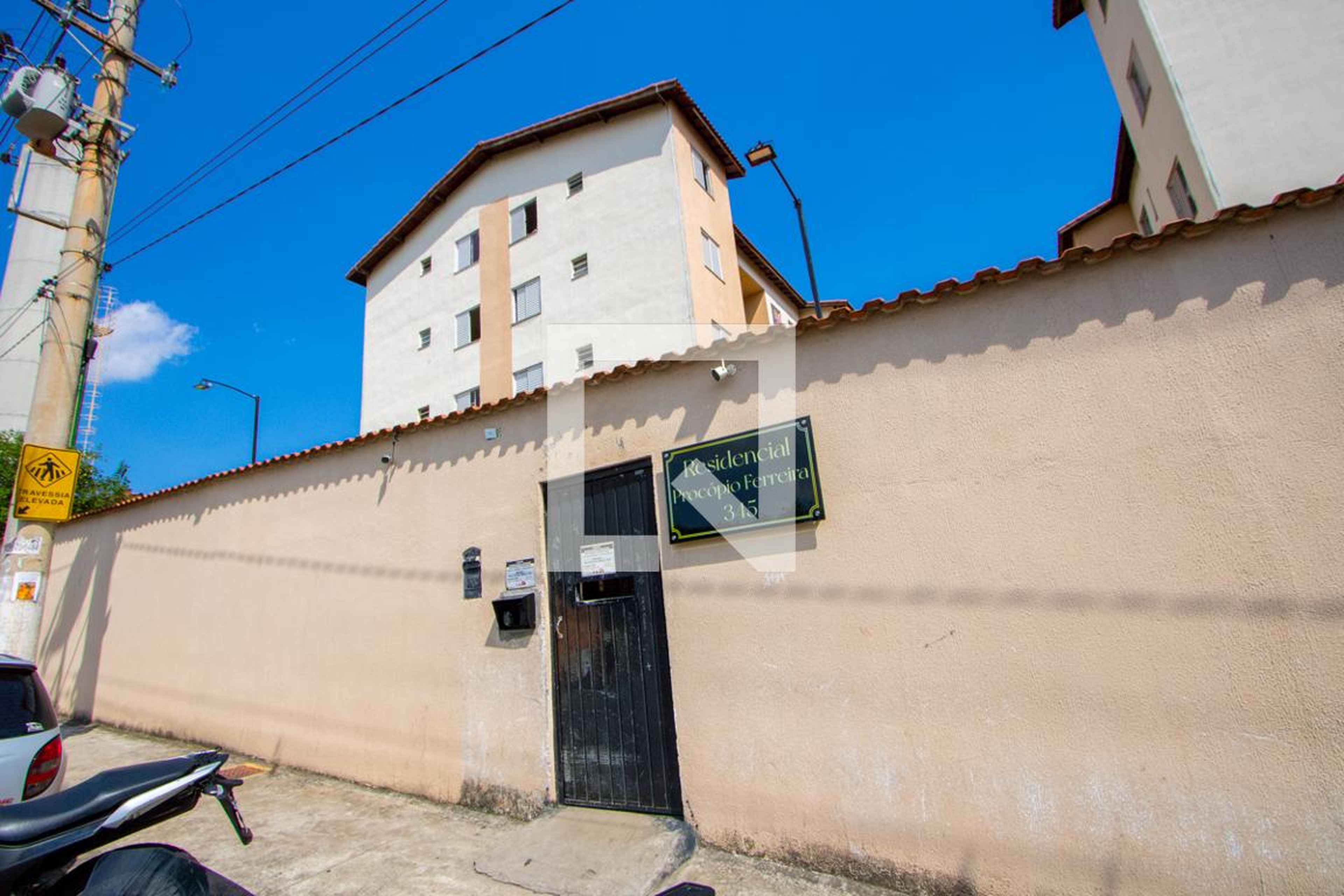 Fachada do condomínio Condomínio em Rua Giovani Gronchi, 355