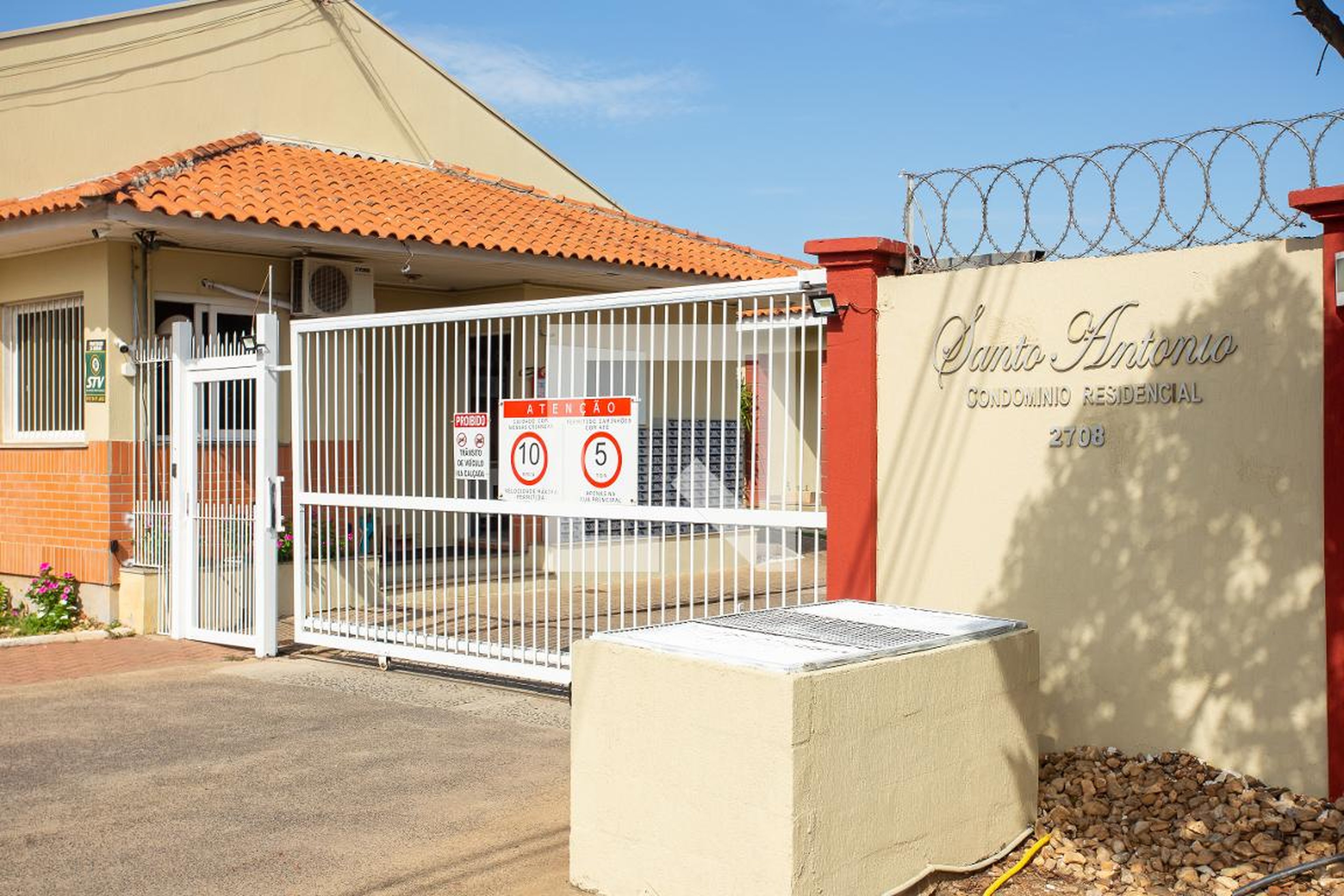 Fachada do Condomínio Residencial Santo Antonio