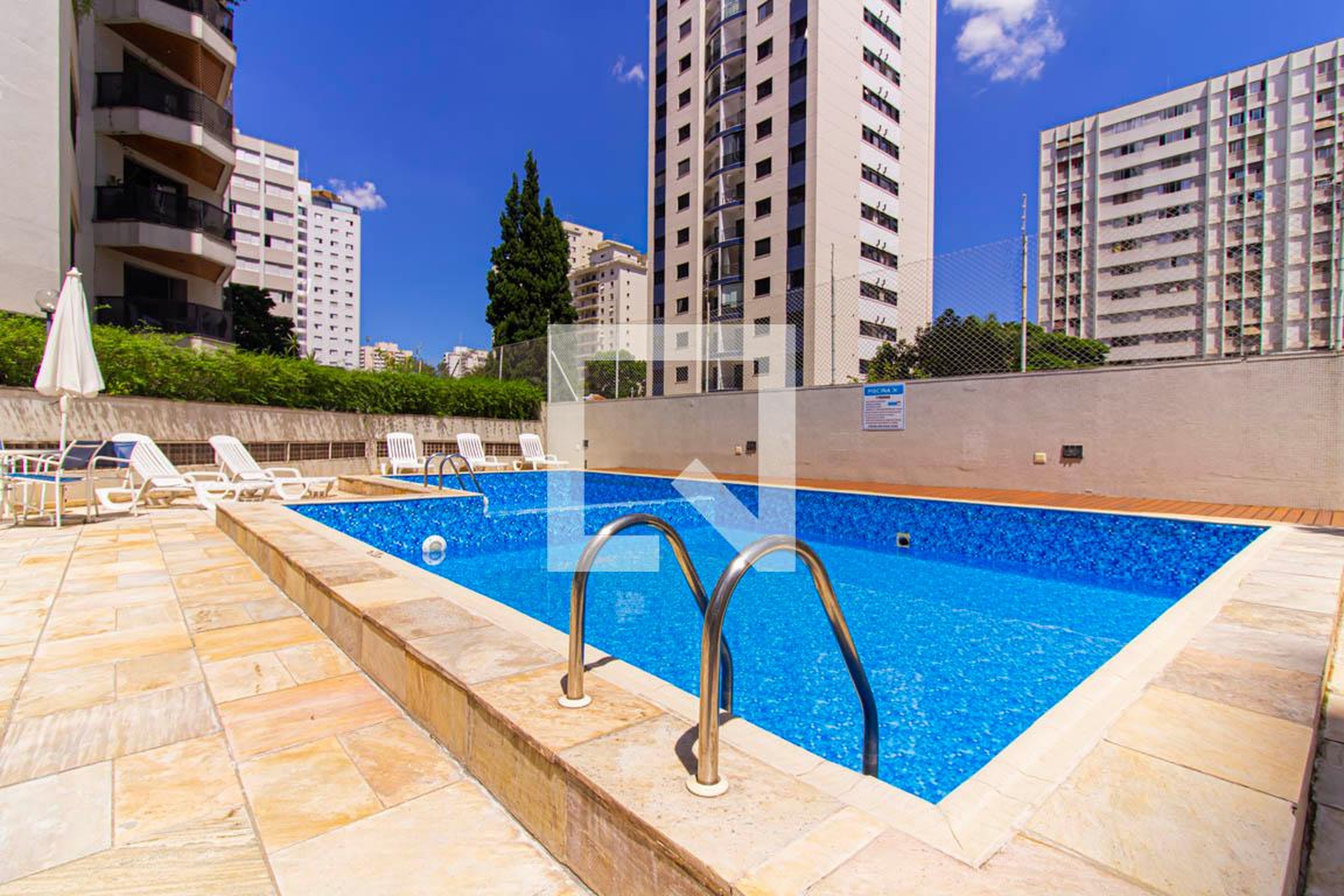 Piscina - Edifício Jardim do Valle