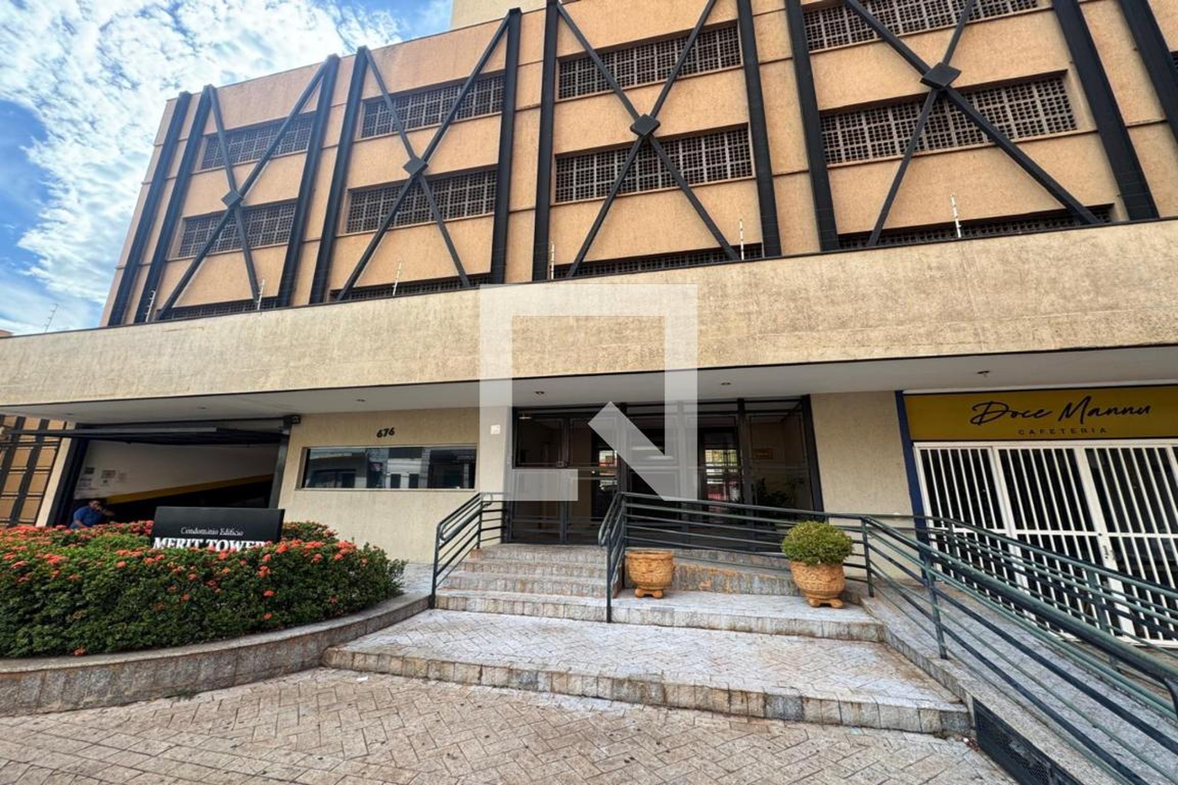 Fachada Condomínio Merit Tower