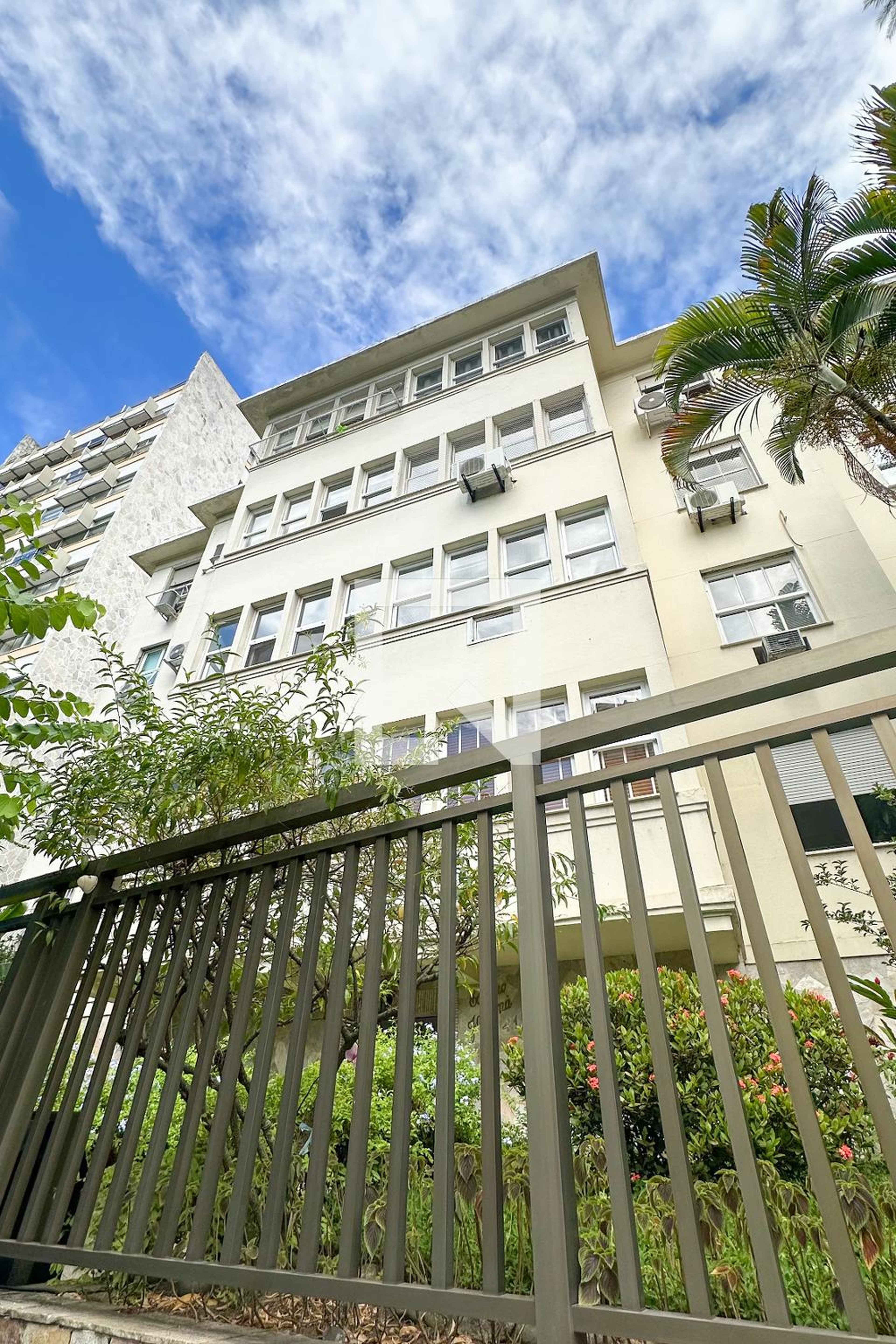 Fachada Condomínio em Rua Sambaíba, 91