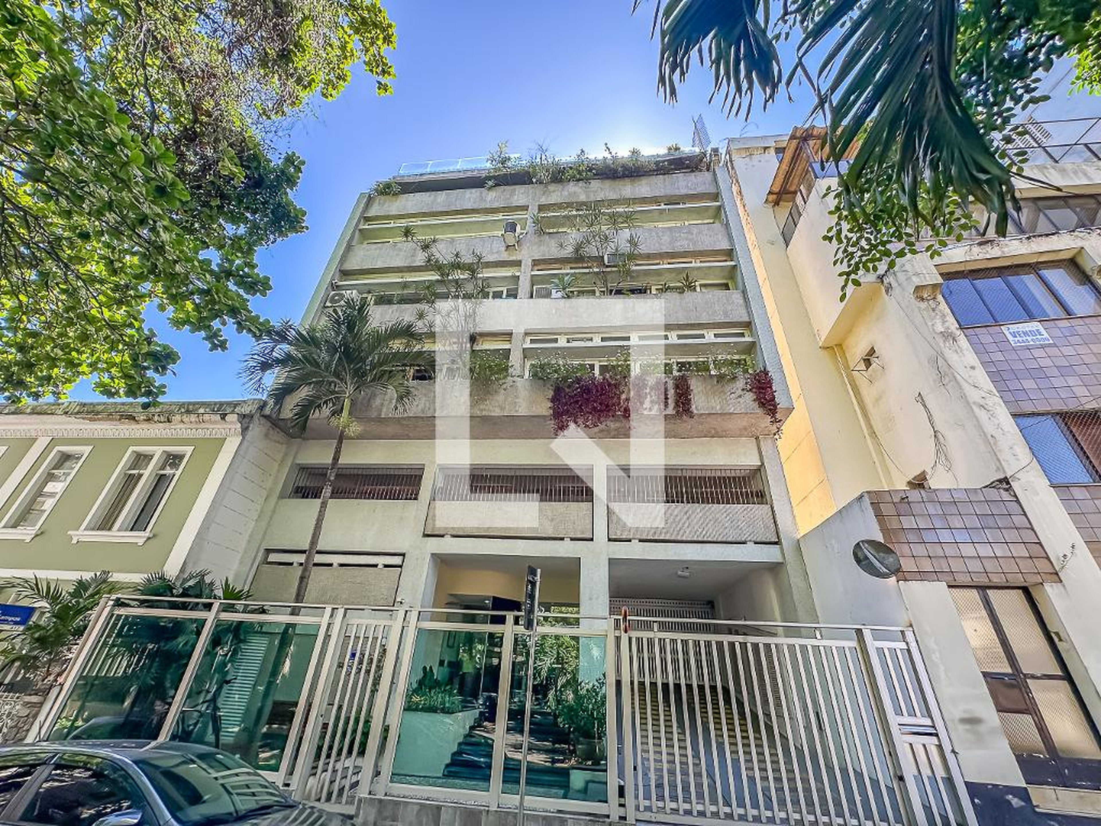 Fachada Condomínio em Rua Presidente Carlos de Campos, 81