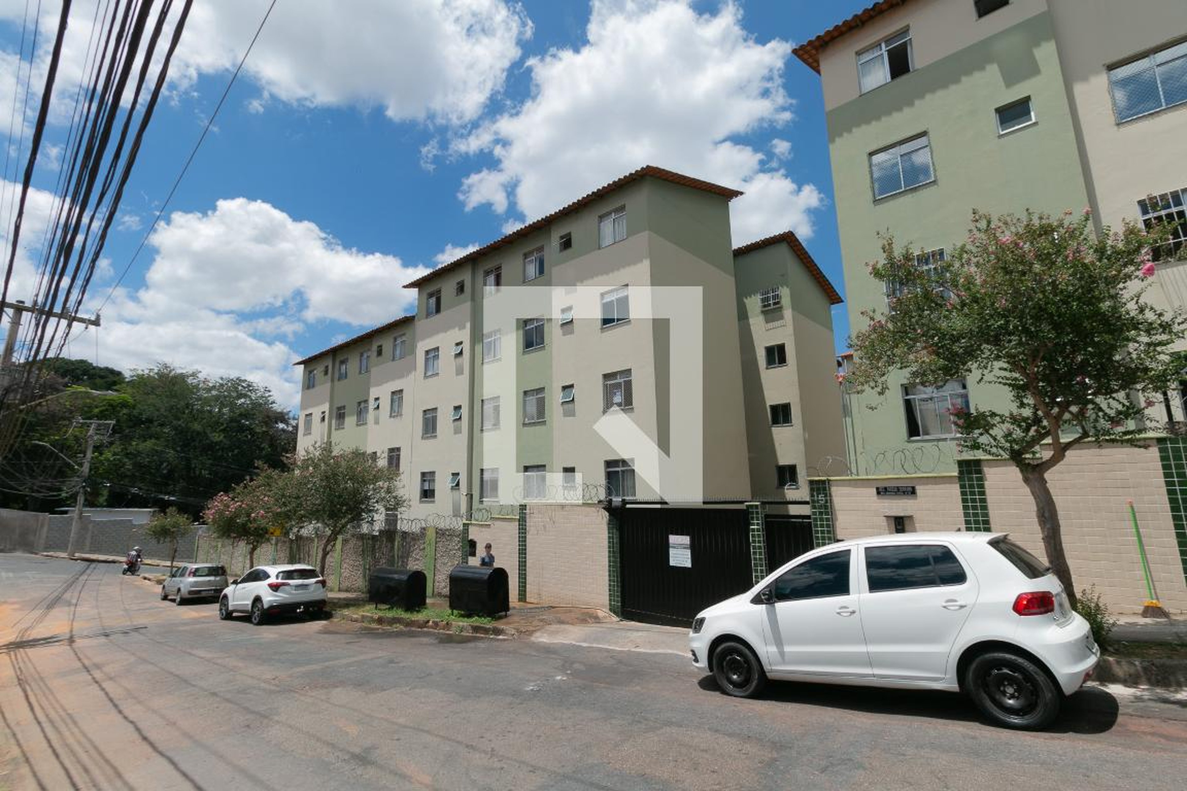 Fachada Condomínio Parque Serrano