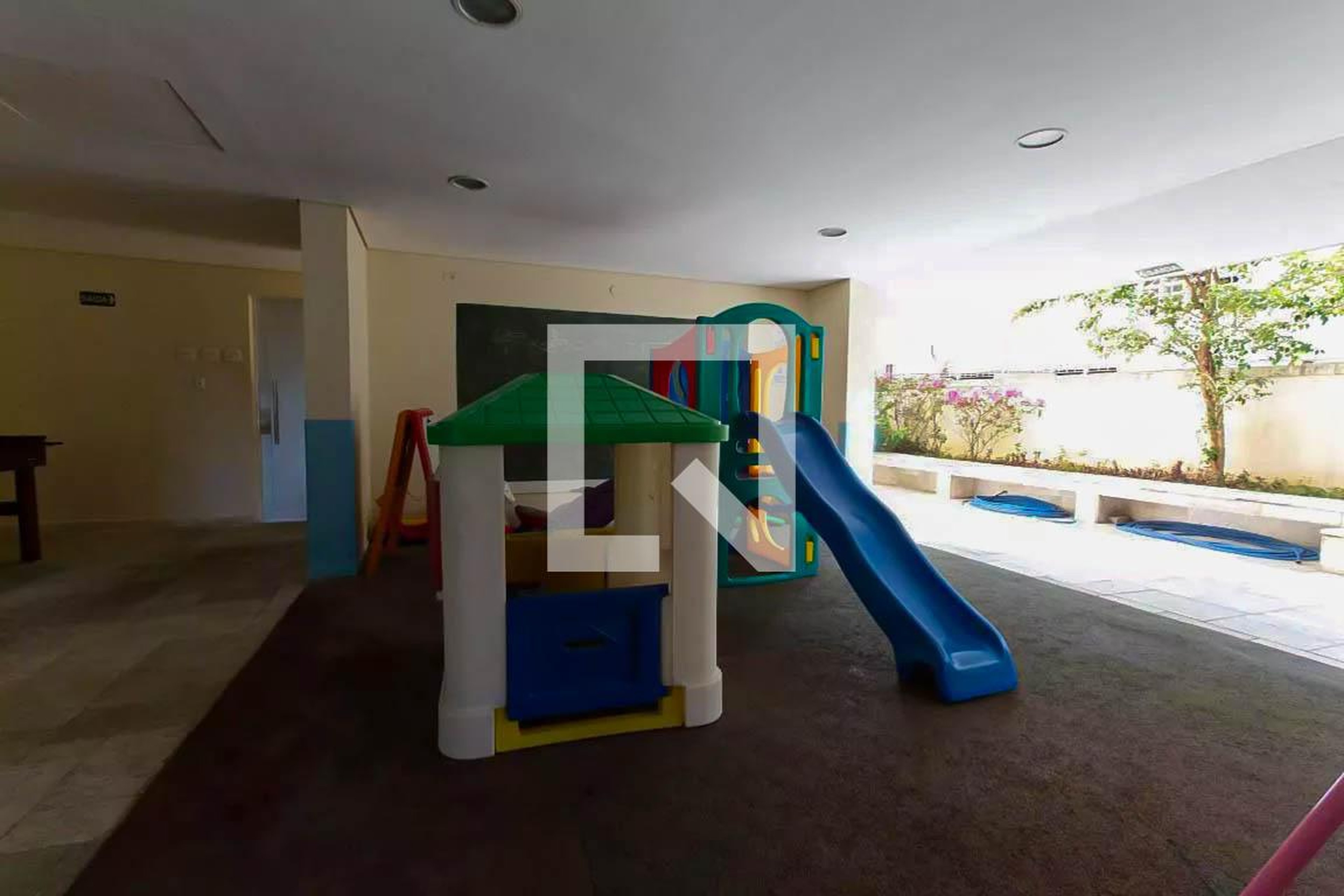 Playground - Glarina Amaral Gurgel